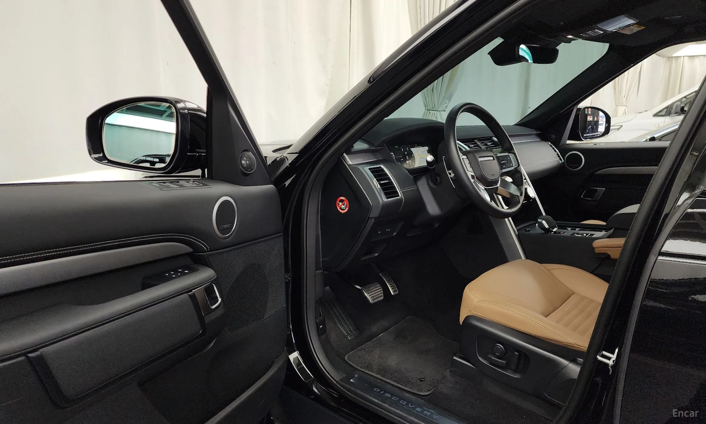 Land Rover Discovery 5 превью 10