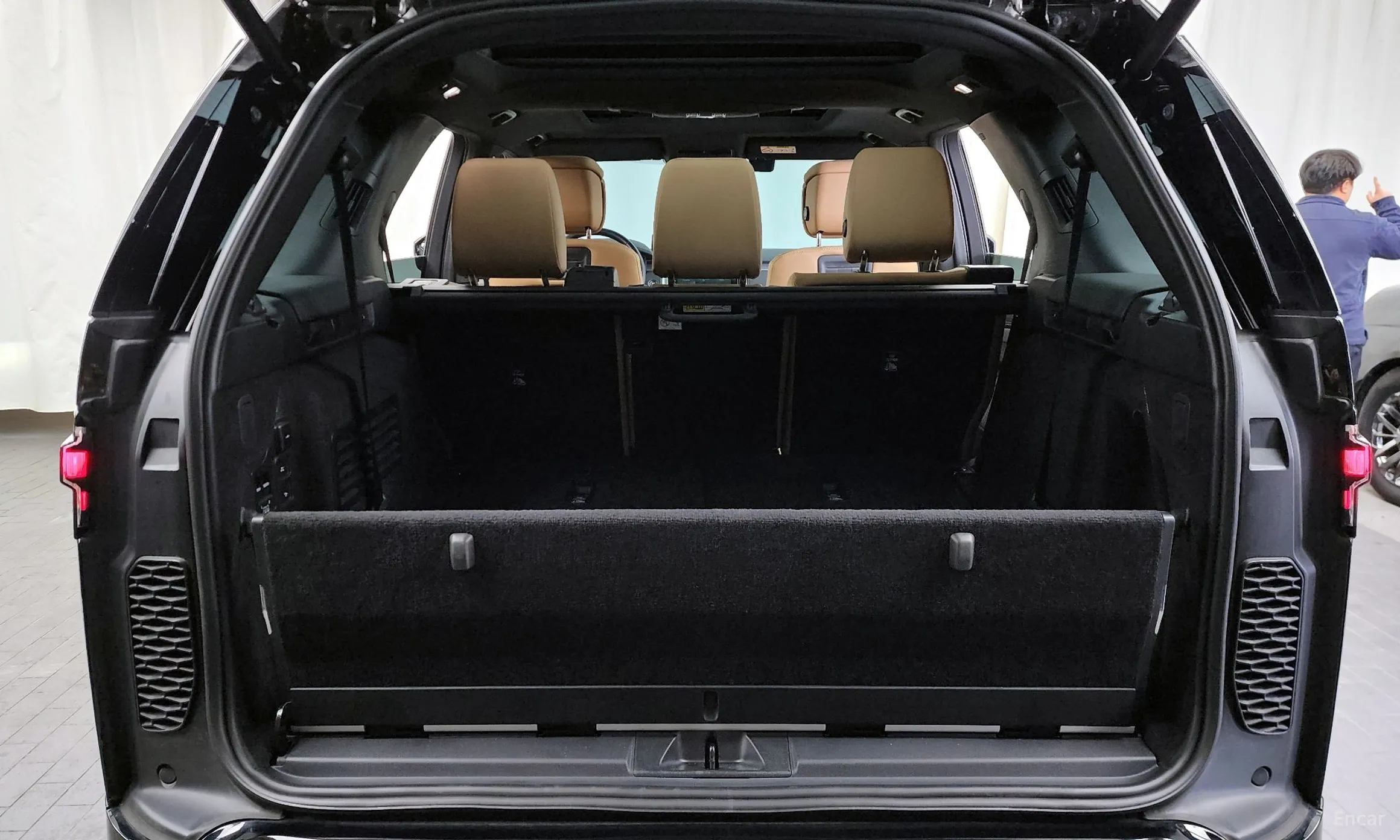 Land Rover Discovery 5 превью 20