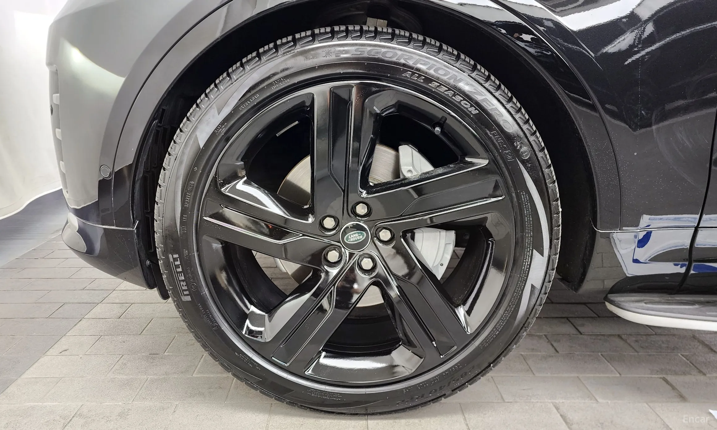 Land Rover Discovery 5 превью 5