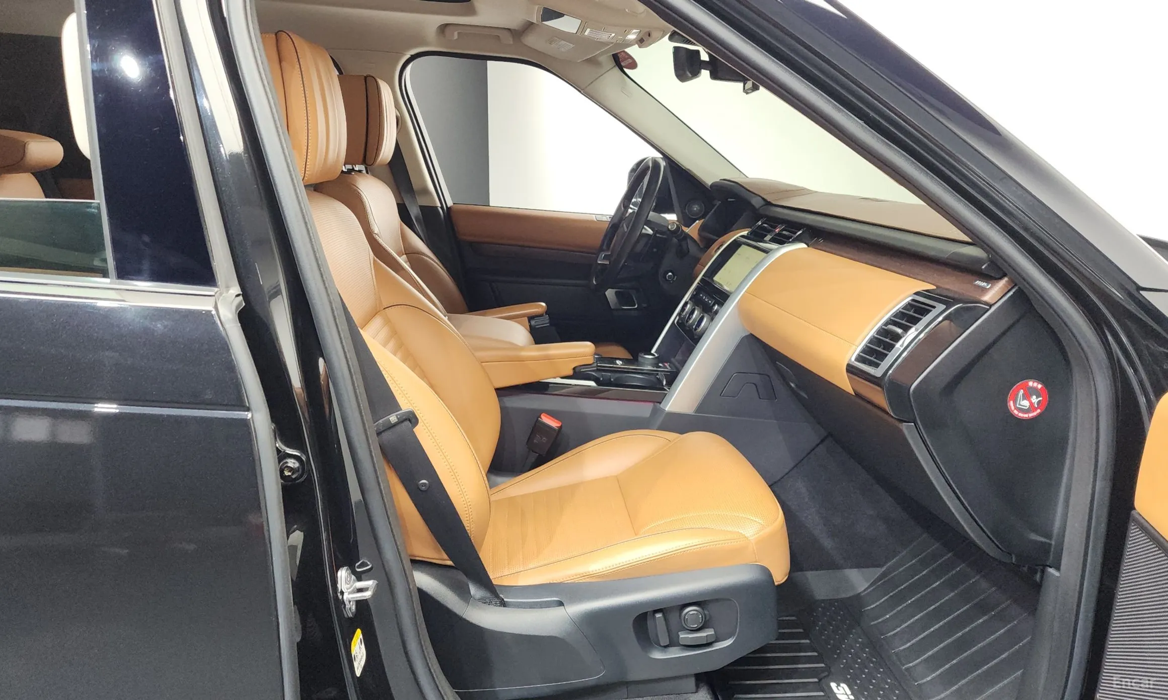 Land Rover Discovery 5 превью 11