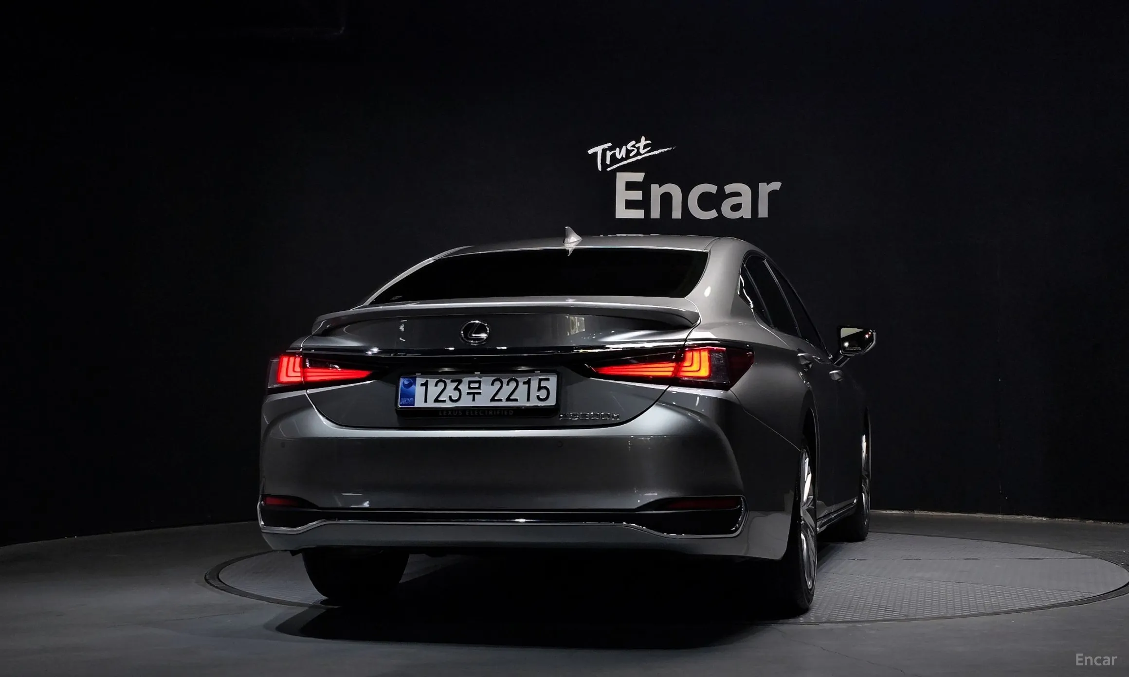 Lexus ES300h 7th Generation превью 4