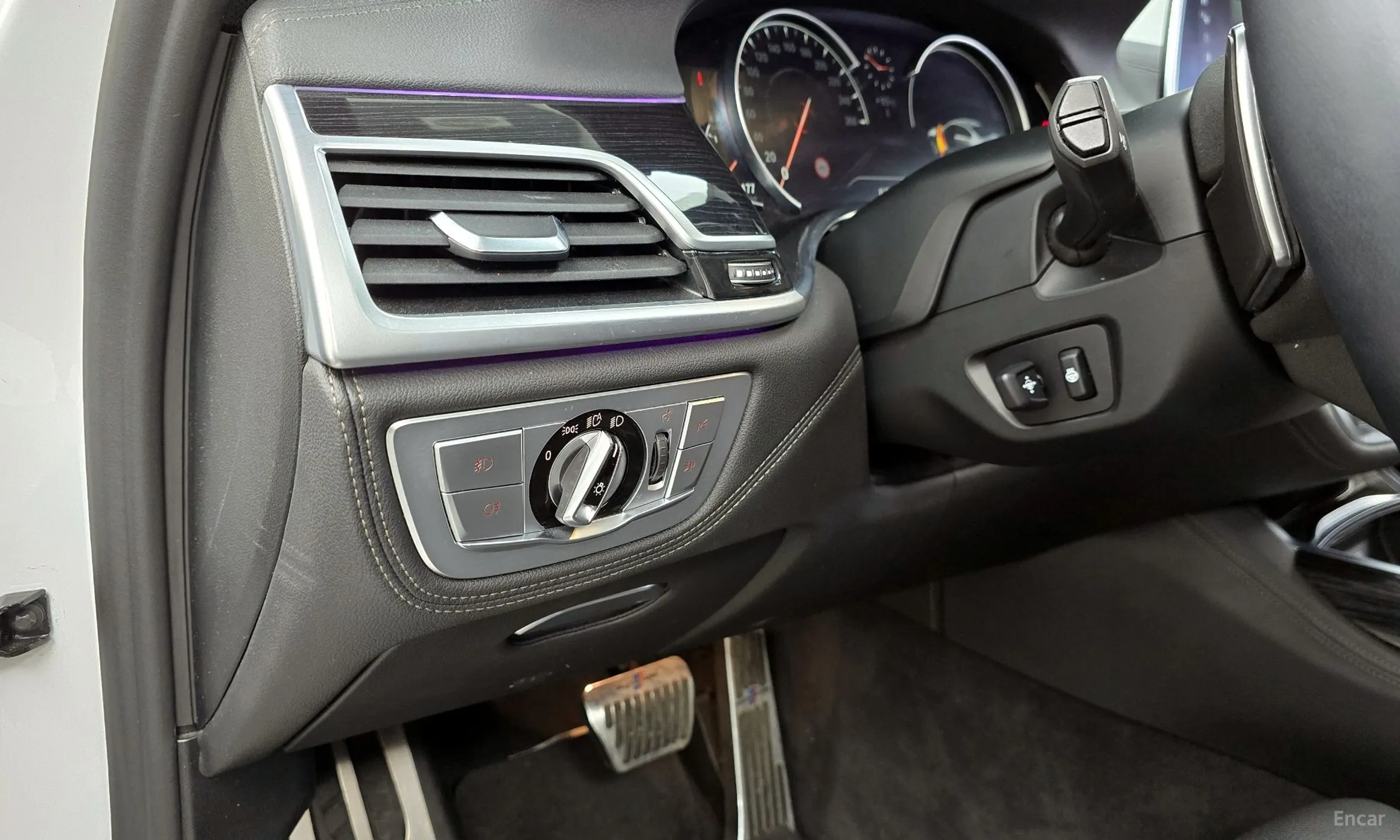 BMW 7 Series (G11) превью 16
