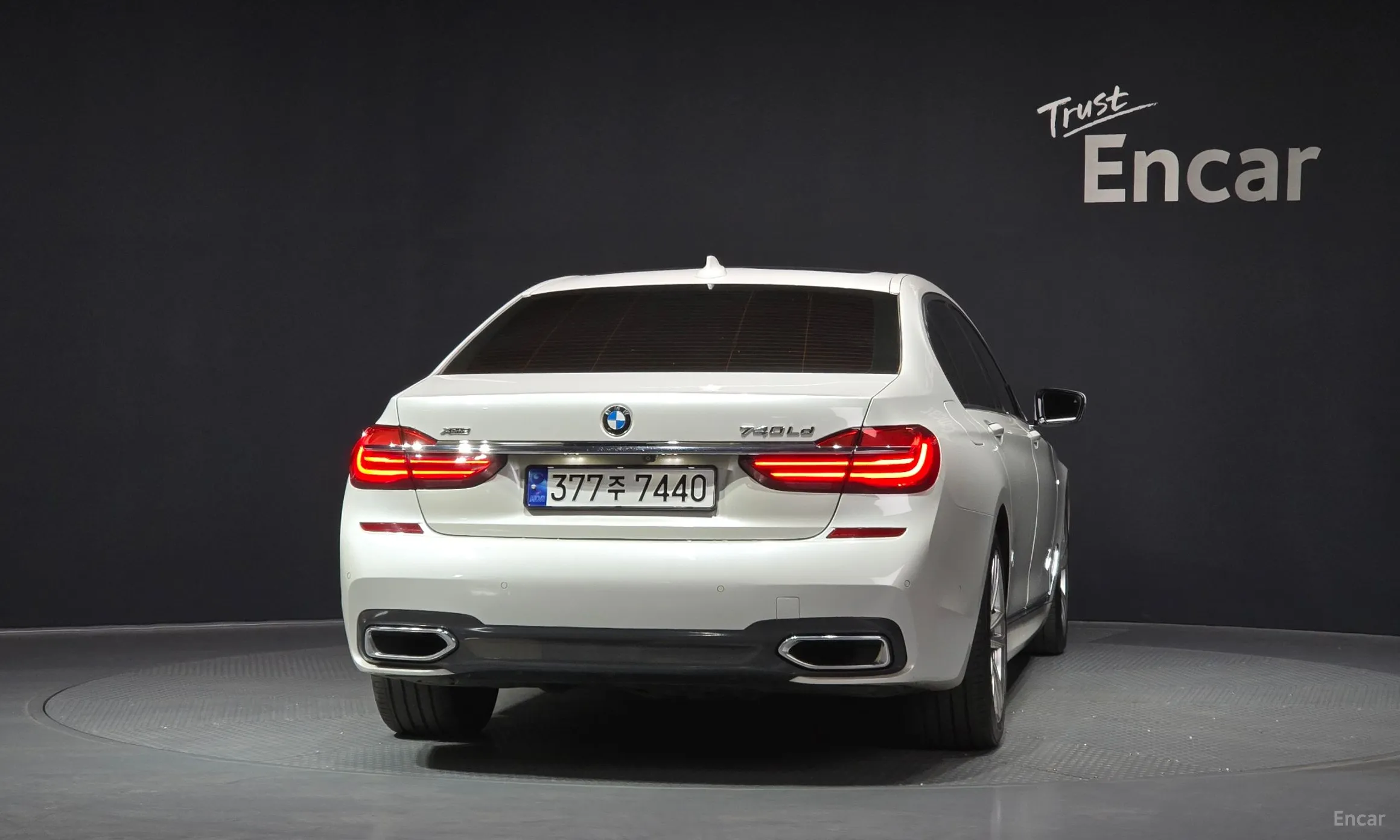 BMW 7 Series (G11) превью 4
