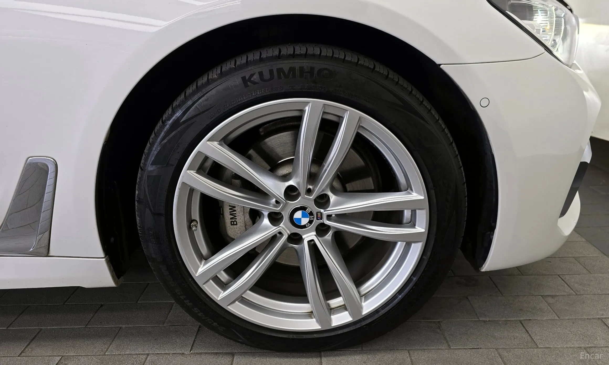 BMW 7 Series (G11) превью 5