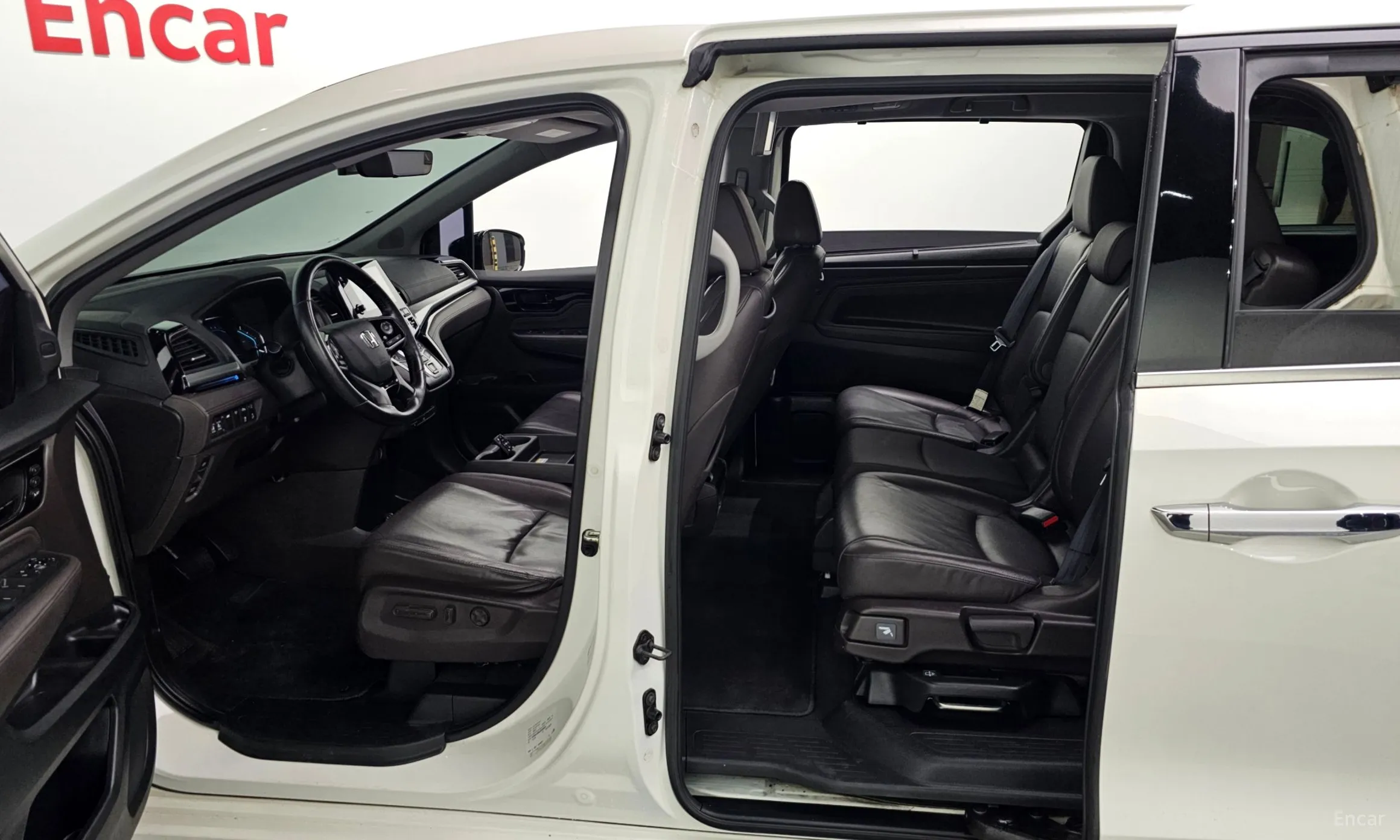 Honda Odyssey превью 10