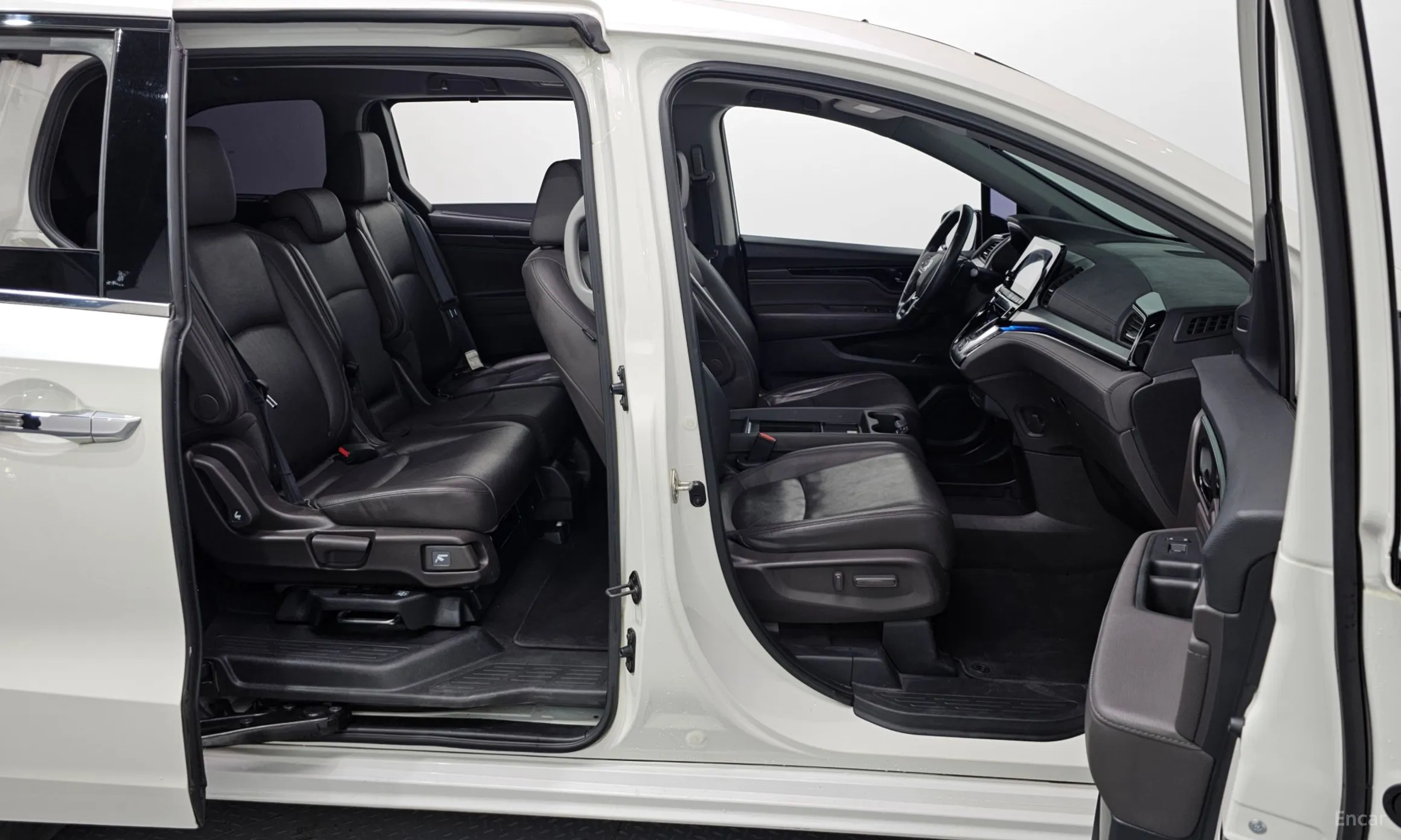 Honda Odyssey превью 11