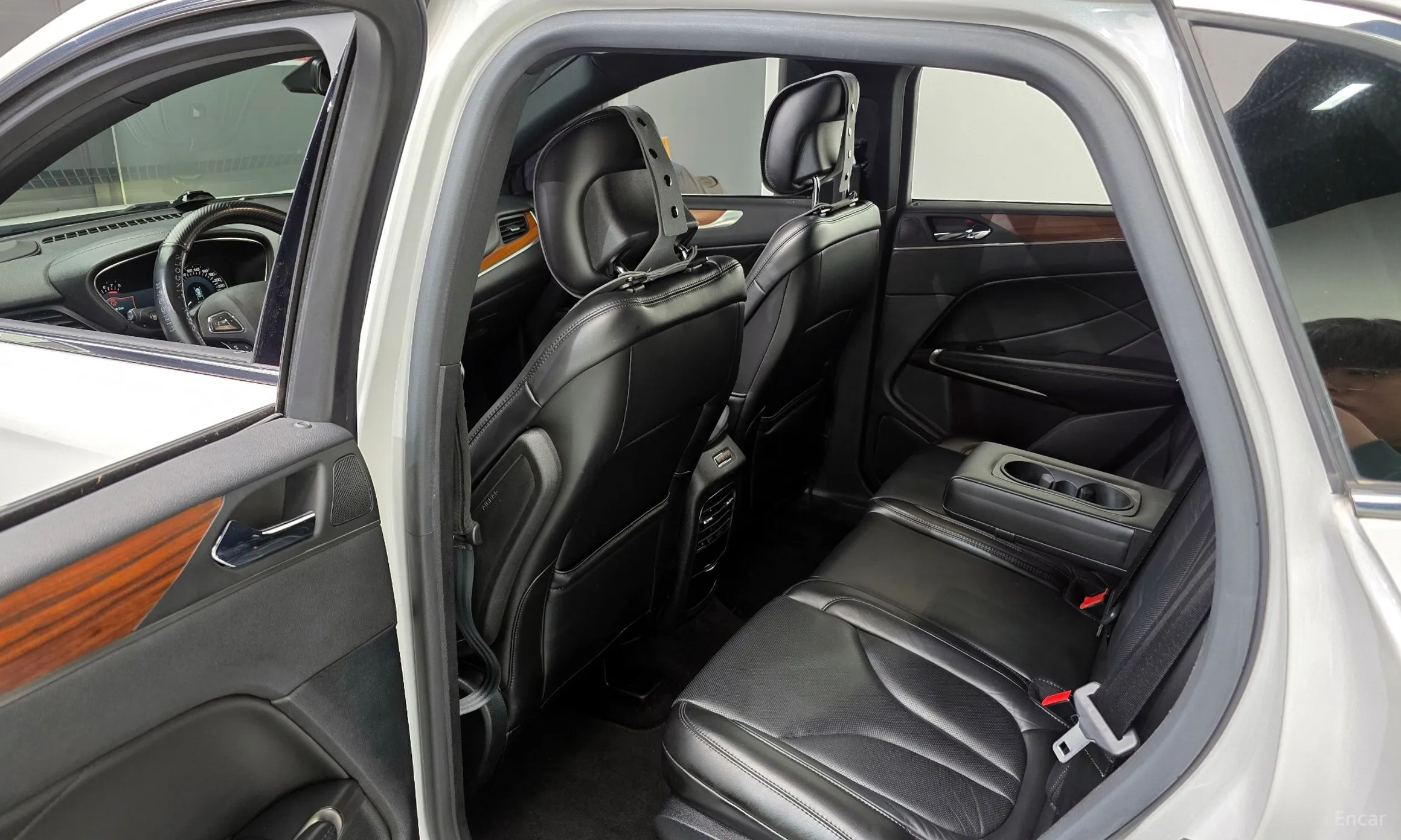 Lincoln MKC превью 11