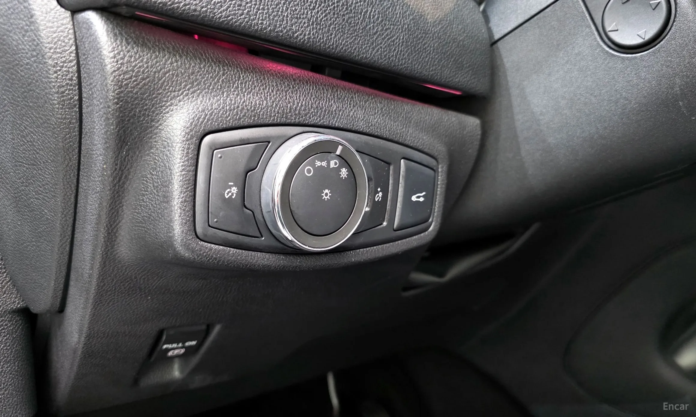 Lincoln MKC превью 14