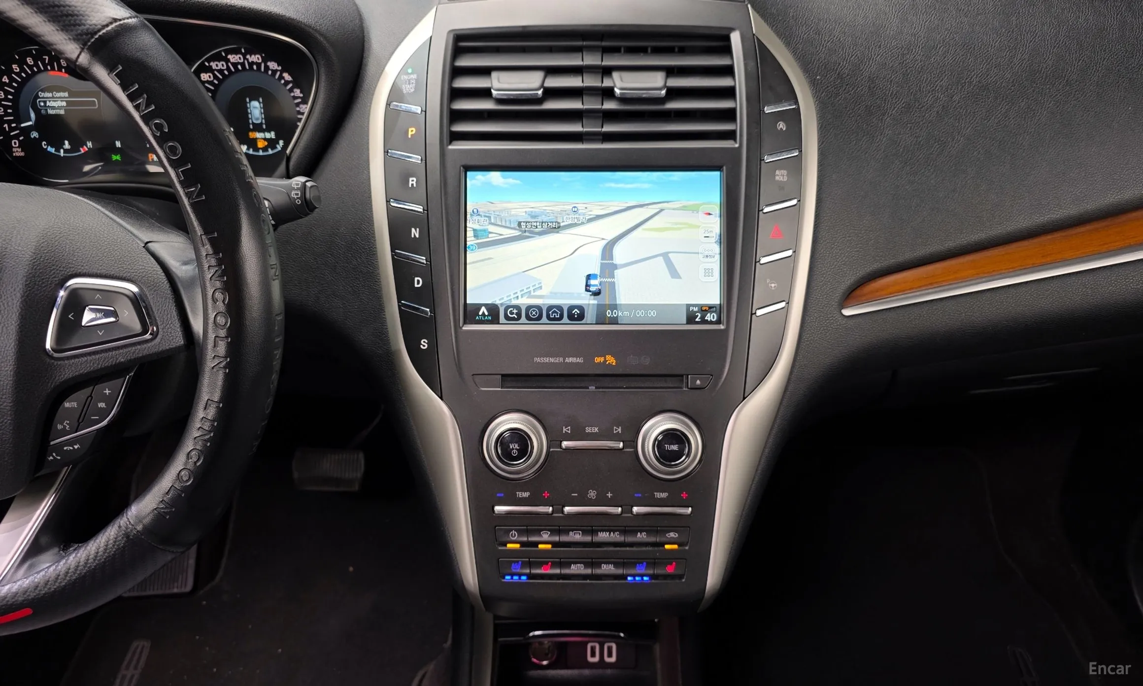 Lincoln MKC превью 18