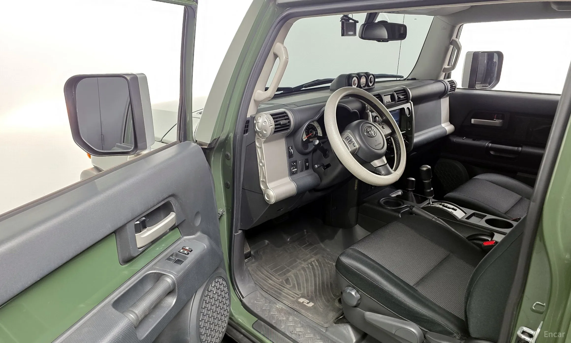 Toyota FJ Cruiser превью 10