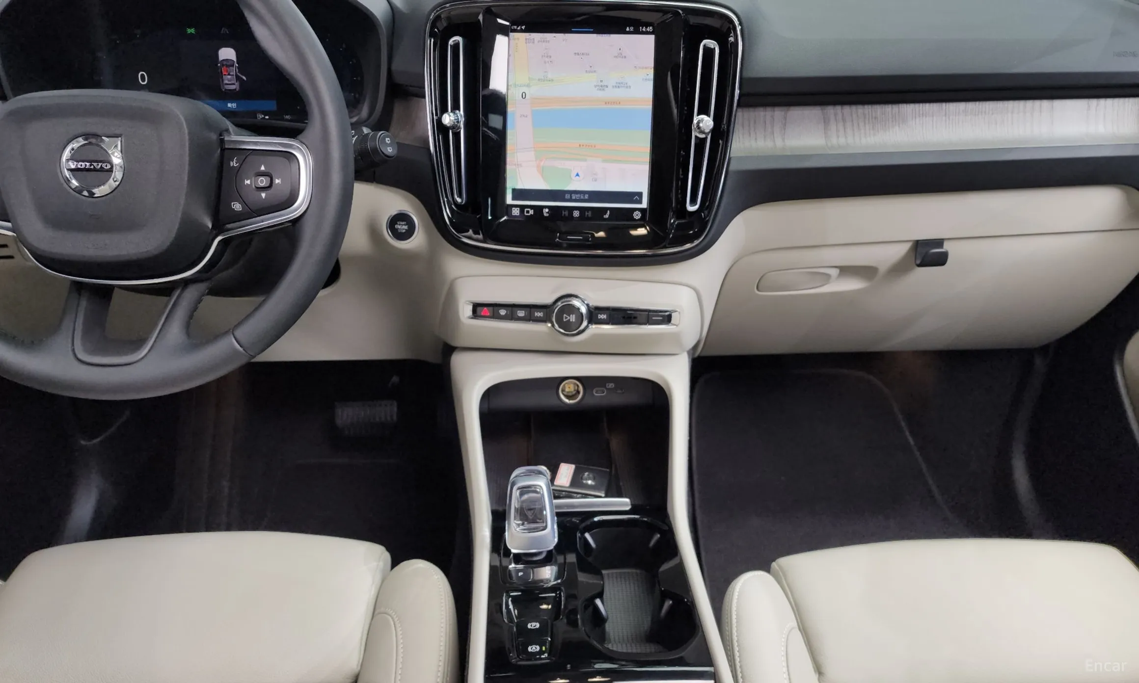 Volvo XC40 превью 14