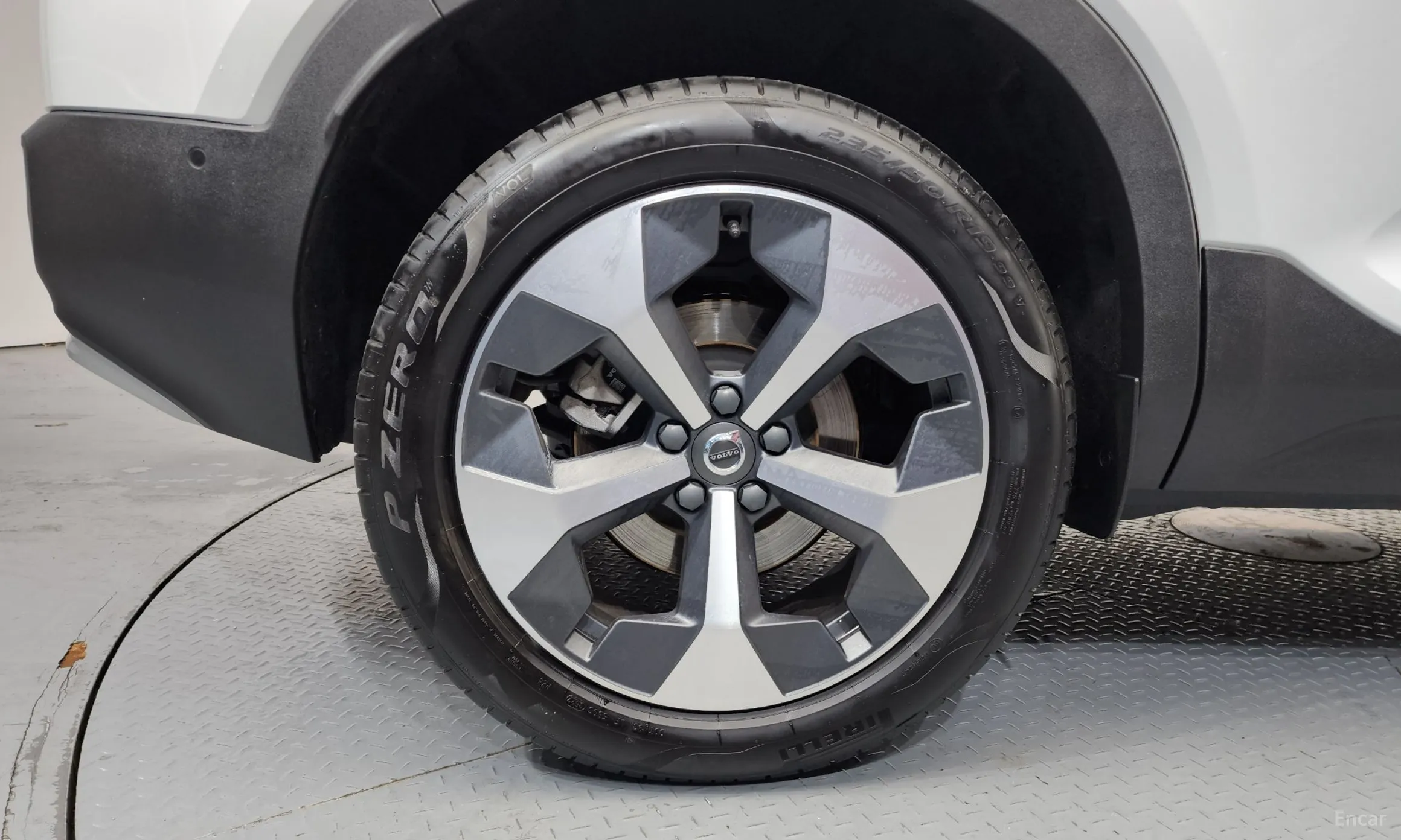 Volvo XC40 превью 5