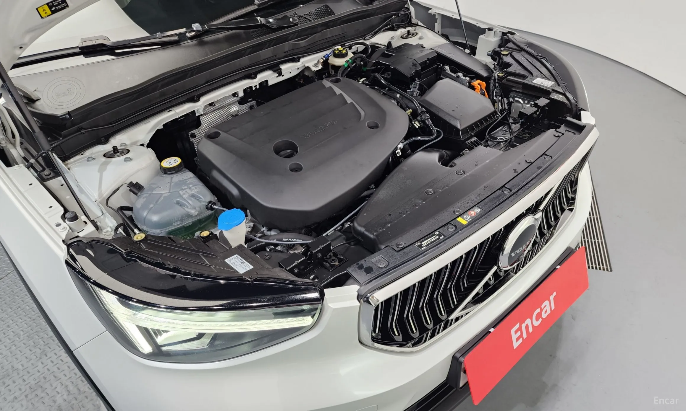 Volvo XC40 превью 6