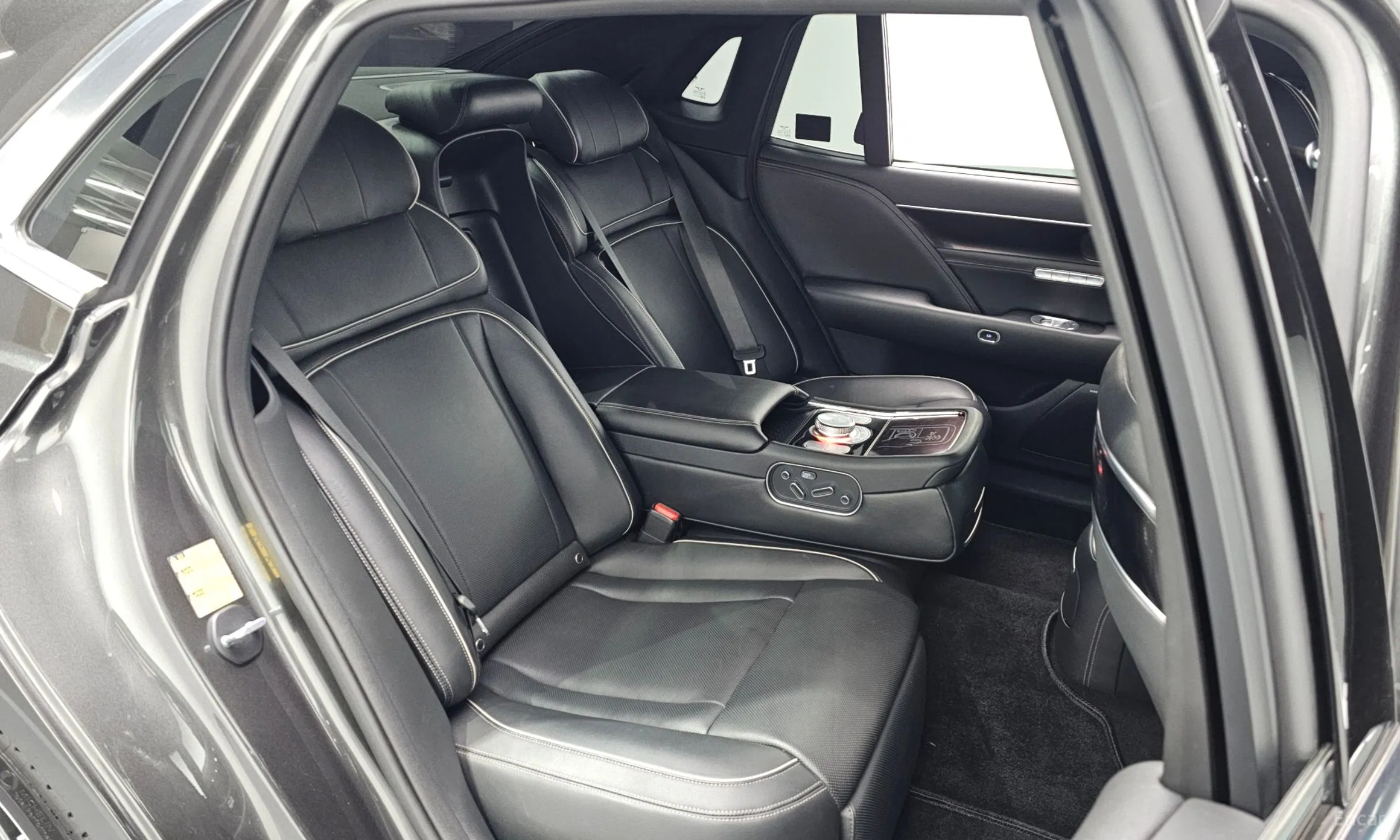 Genesis G90 (RS4) превью 12