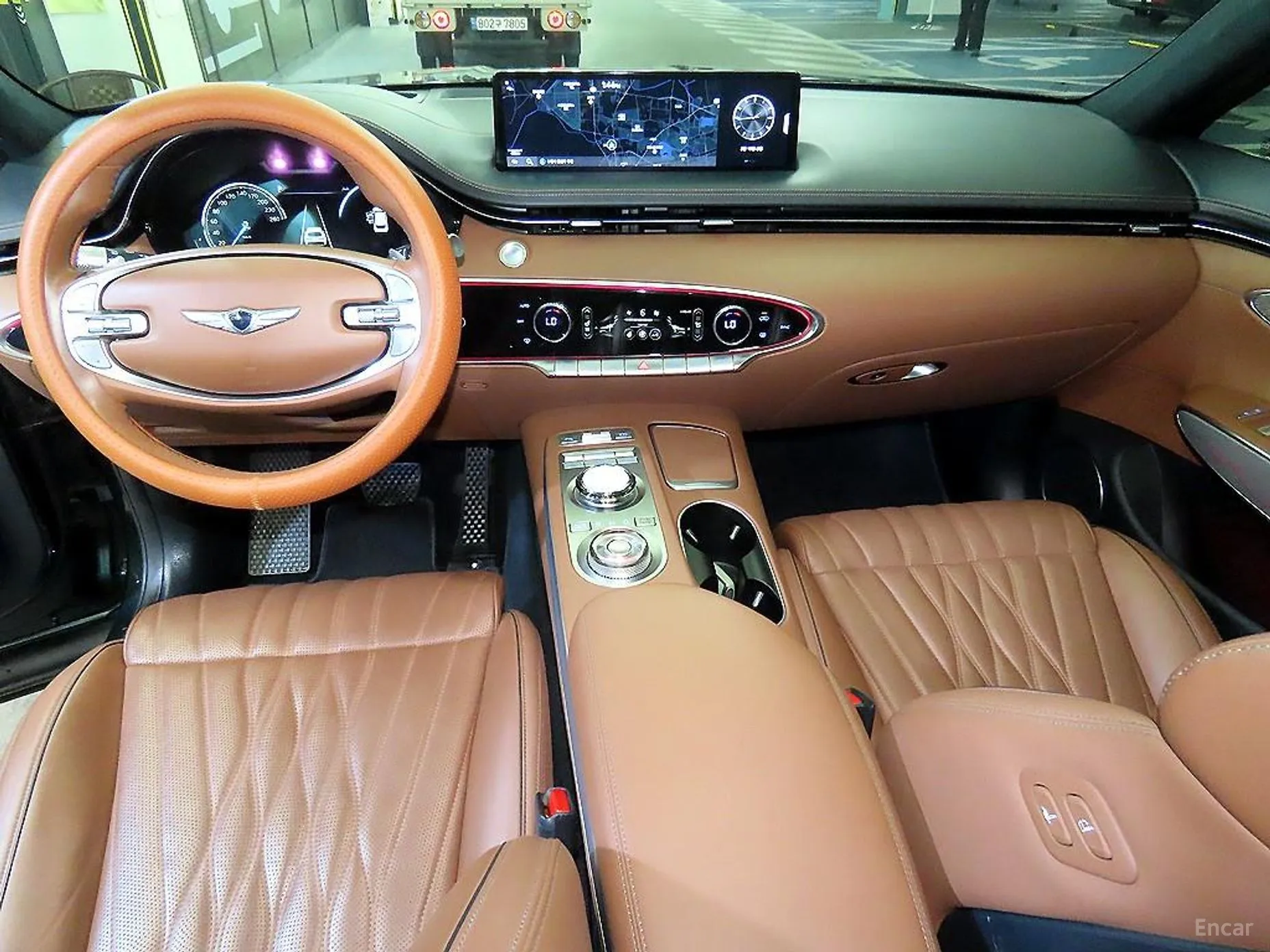Genesis GV70 превью 10
