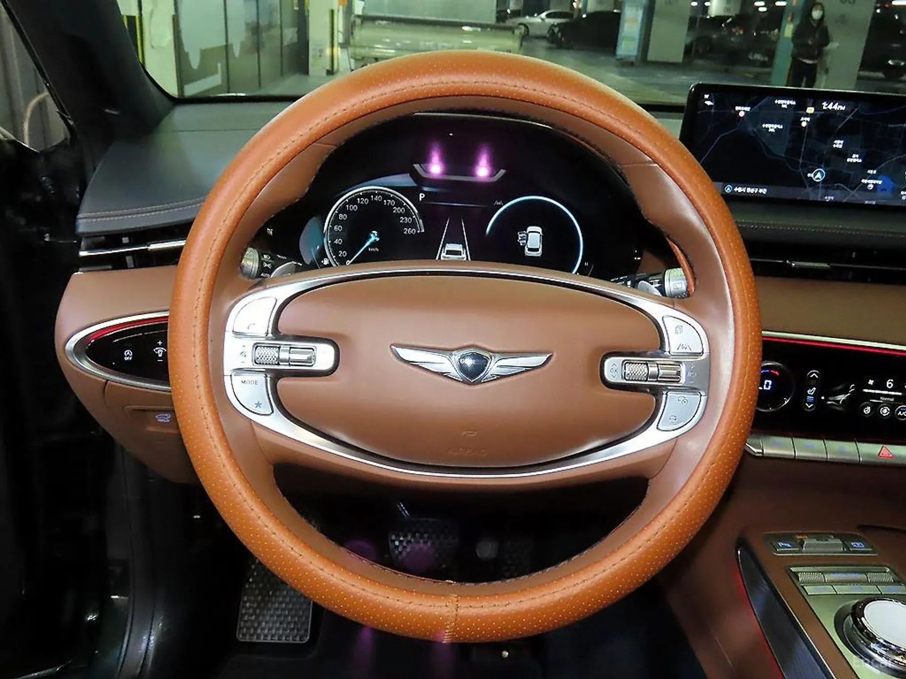 Genesis GV70 превью 8