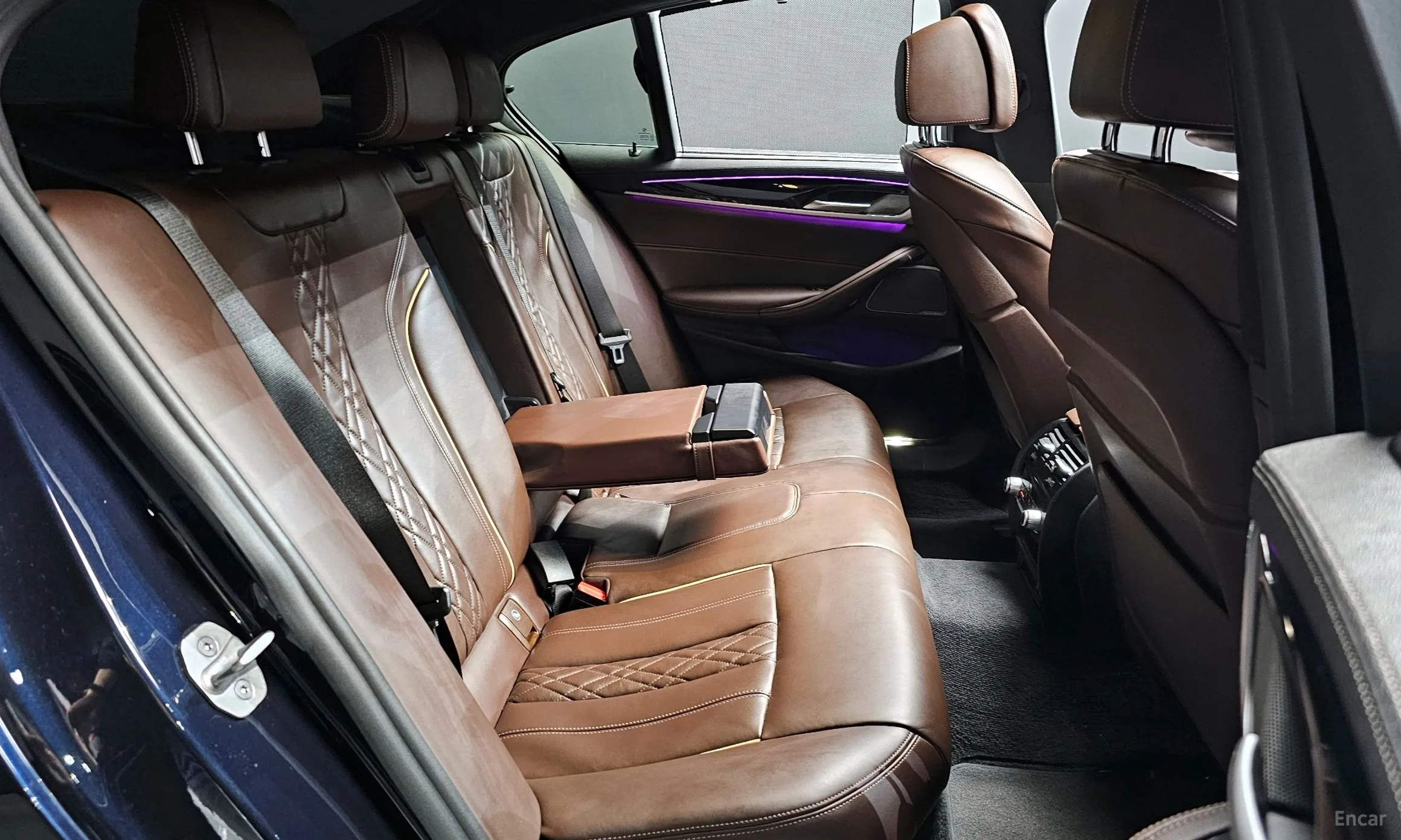 BMW 5 Series (G30) превью 12