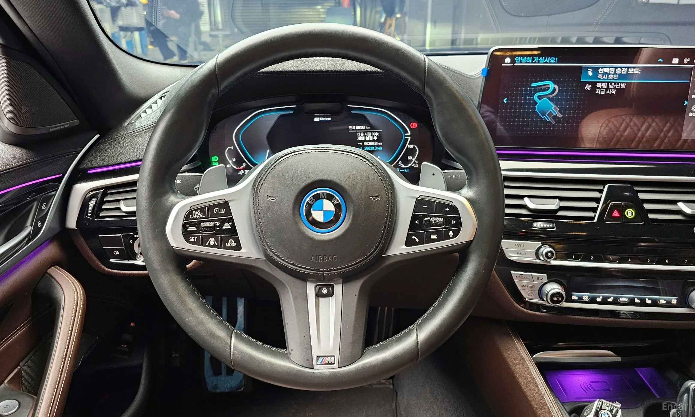 BMW 5 Series (G30) превью 13