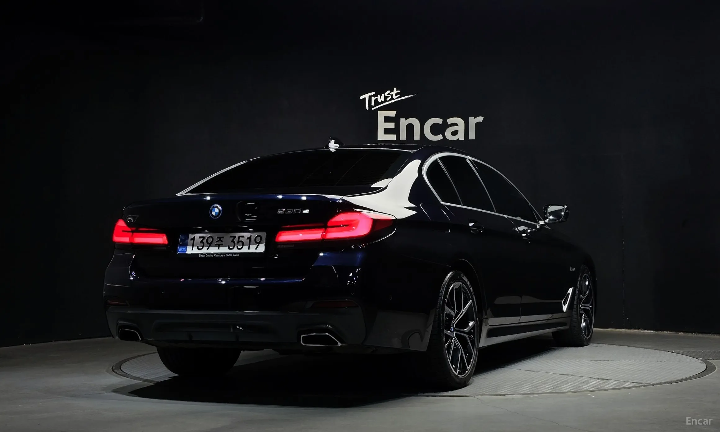 BMW 5 Series (G30) превью 2