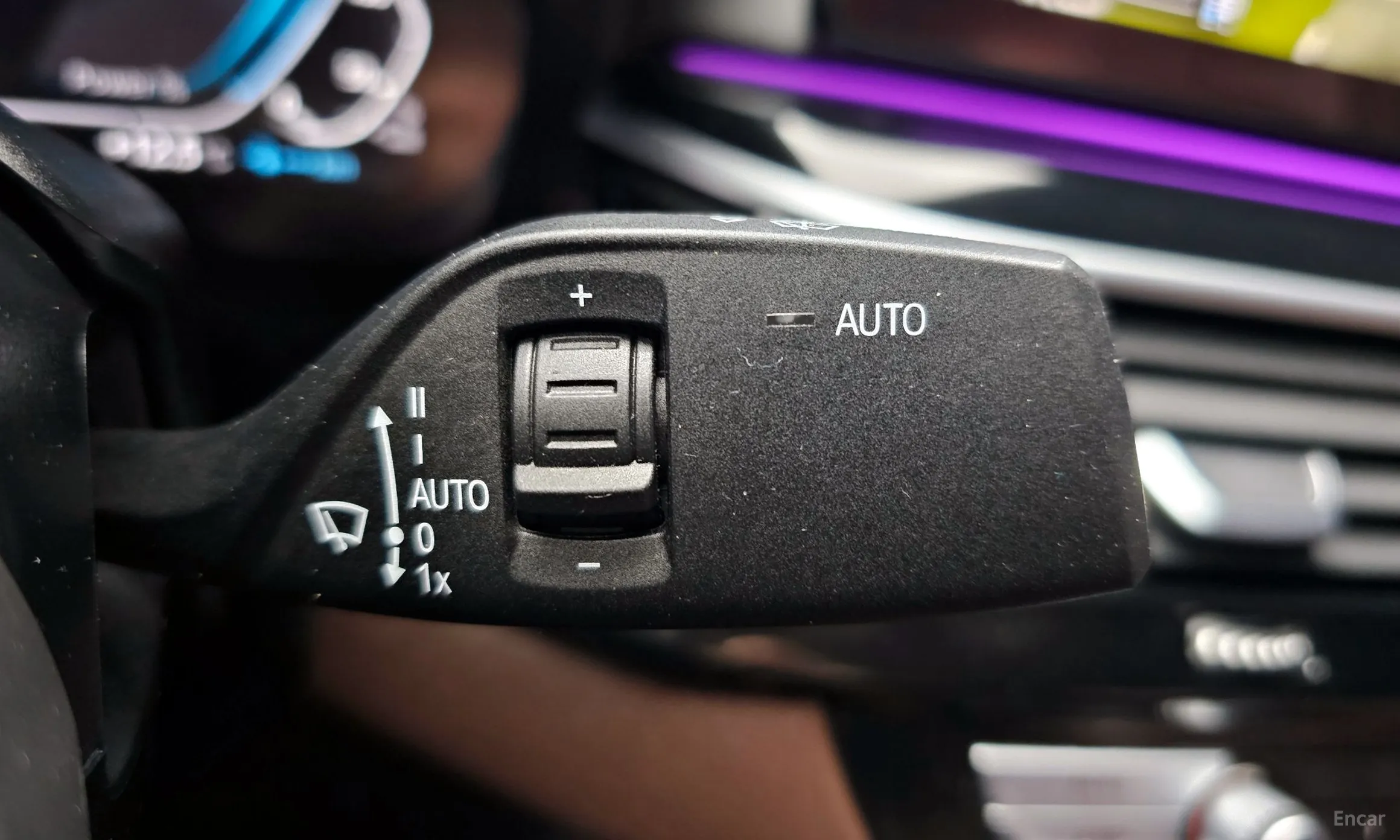 BMW 5 Series (G30) превью 16