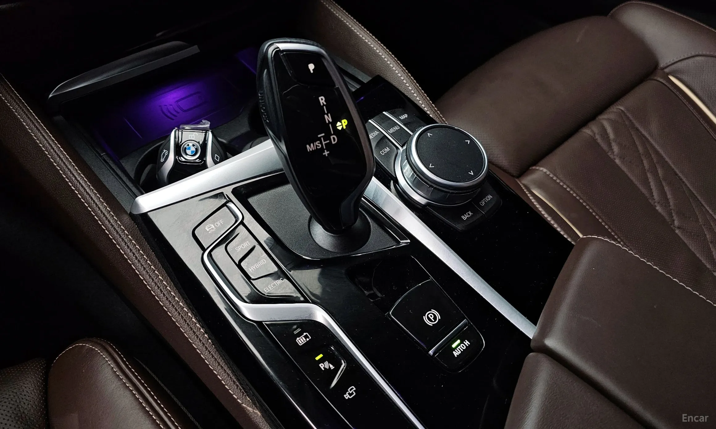 BMW 5 Series (G30) превью 9