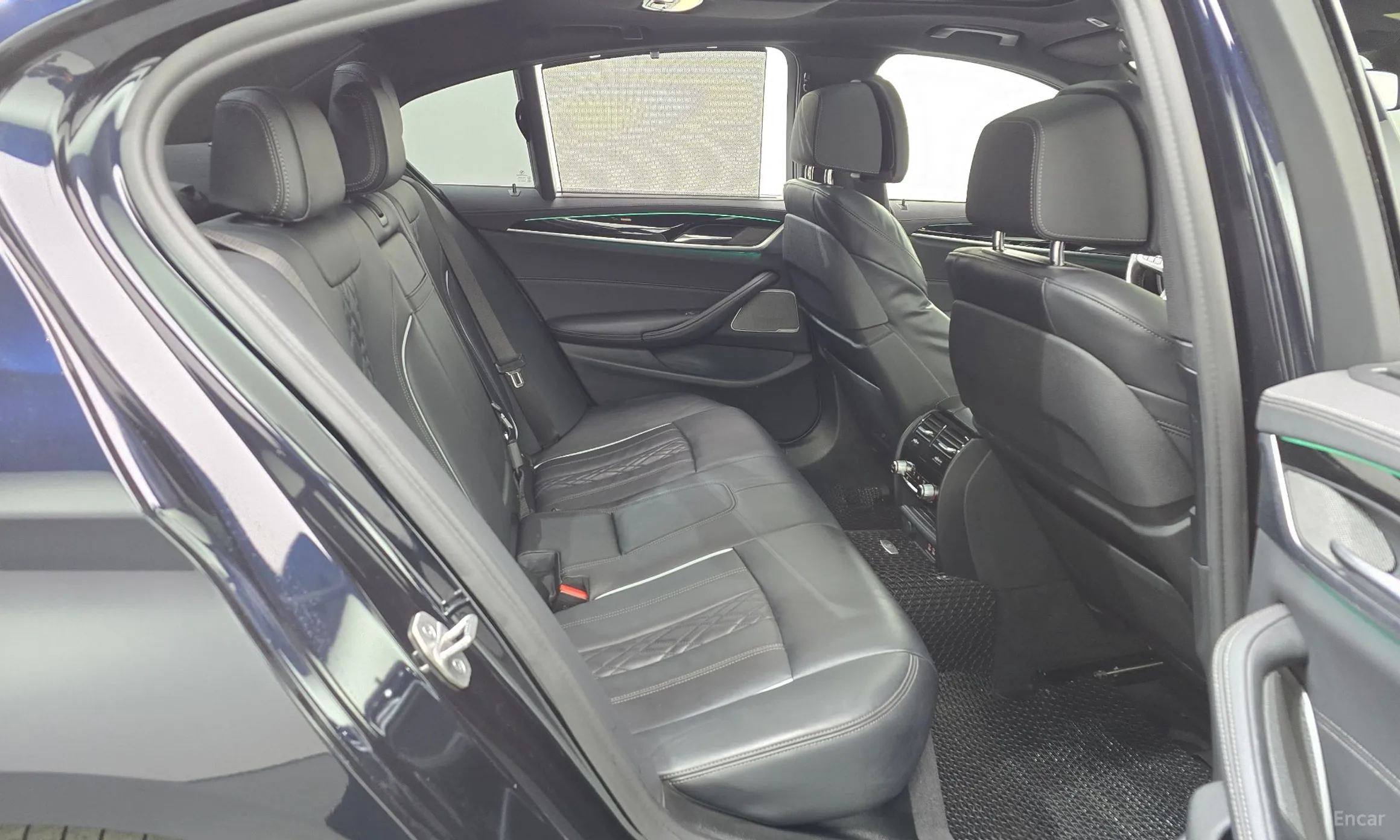BMW 5 Series (G30) превью 12