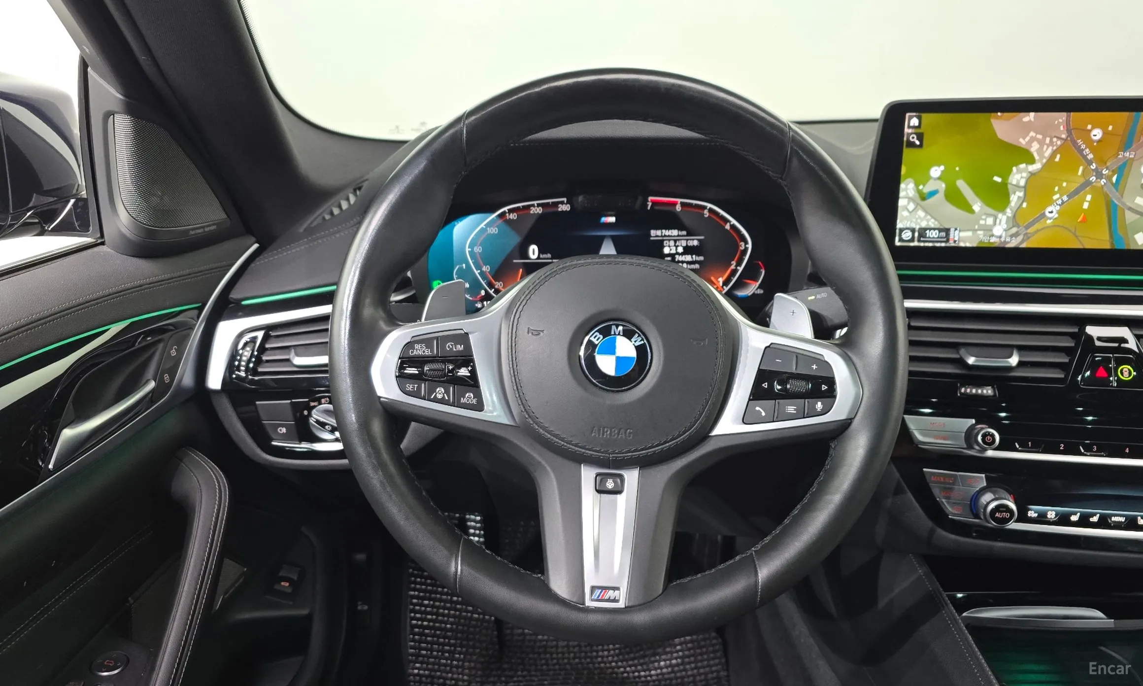 BMW 5 Series (G30) превью 13