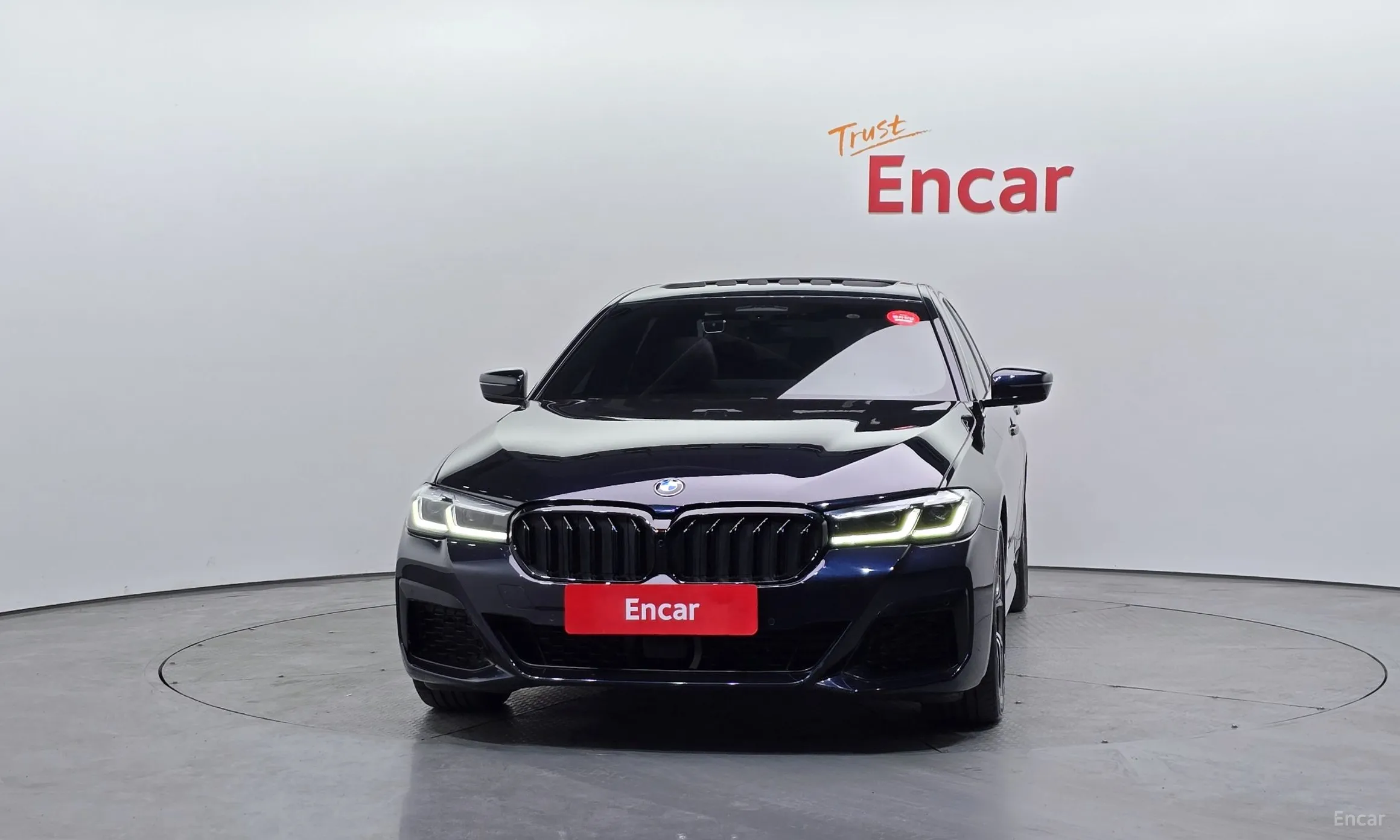 BMW 5 Series (G30) превью 3