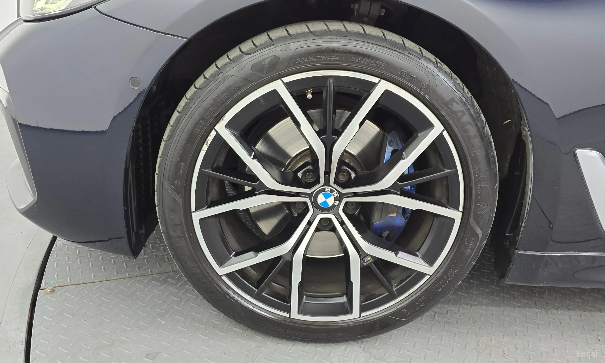 BMW 5 Series (G30) превью 5