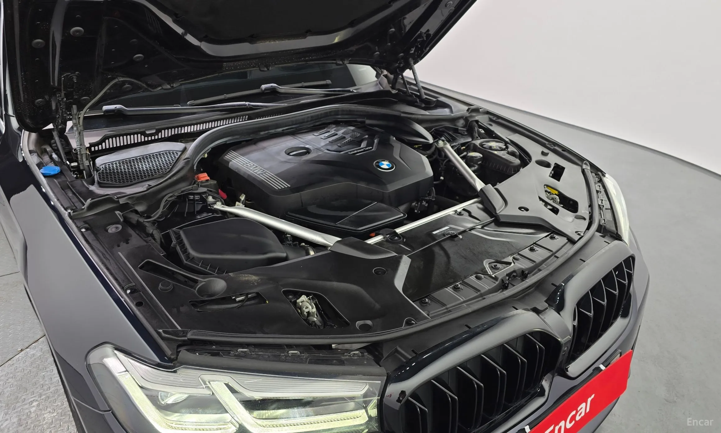 BMW 5 Series (G30) превью 6