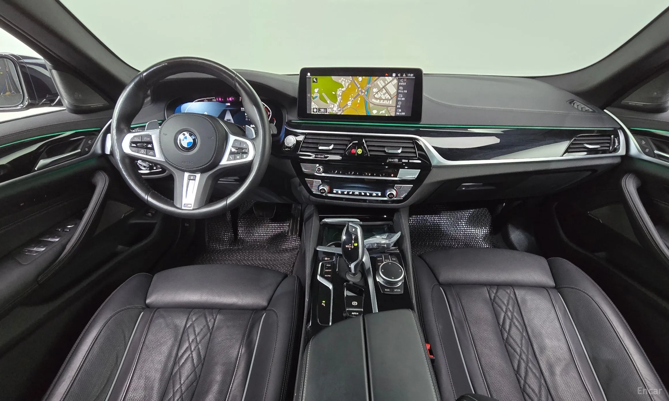 BMW 5 Series (G30) превью 7