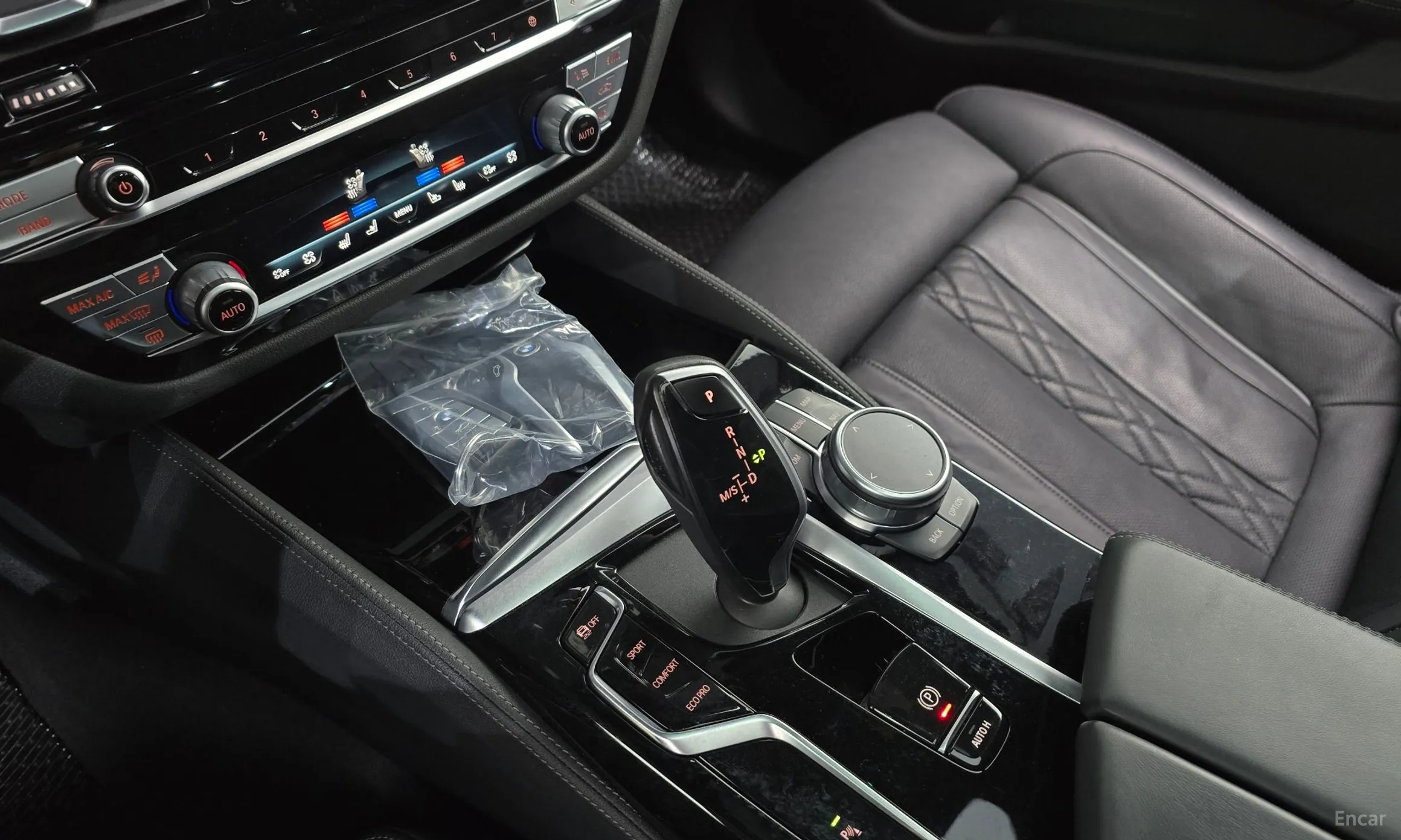 BMW 5 Series (G30) превью 9