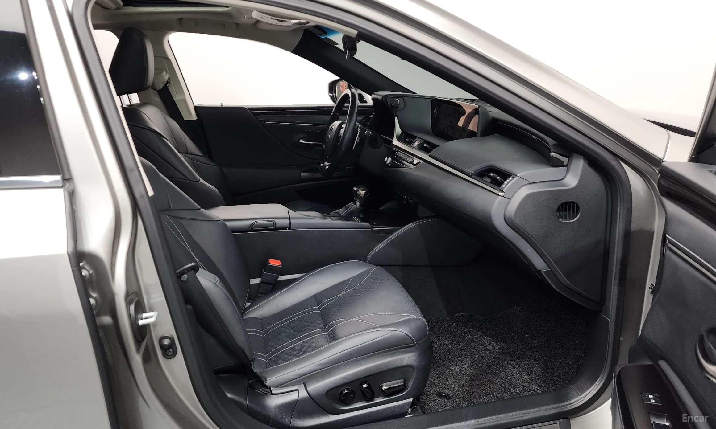 Lexus ES300h 7th Generation превью 11