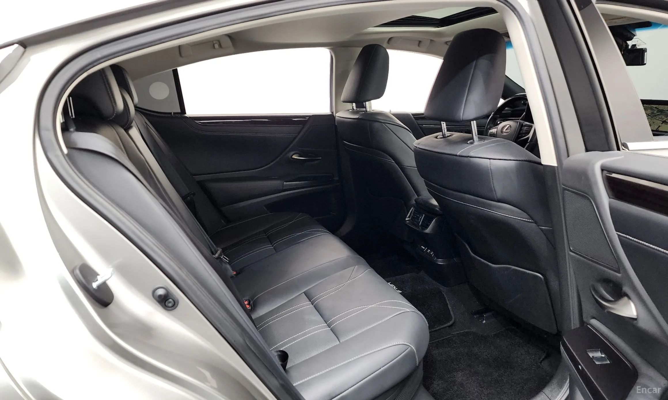 Lexus ES300h 7th Generation превью 12