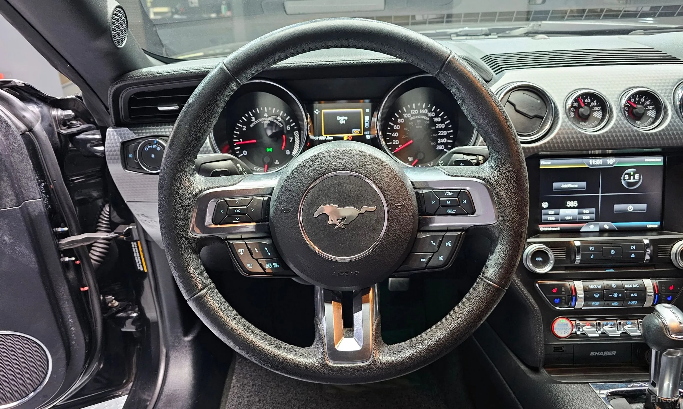 Ford Mustang превью 13