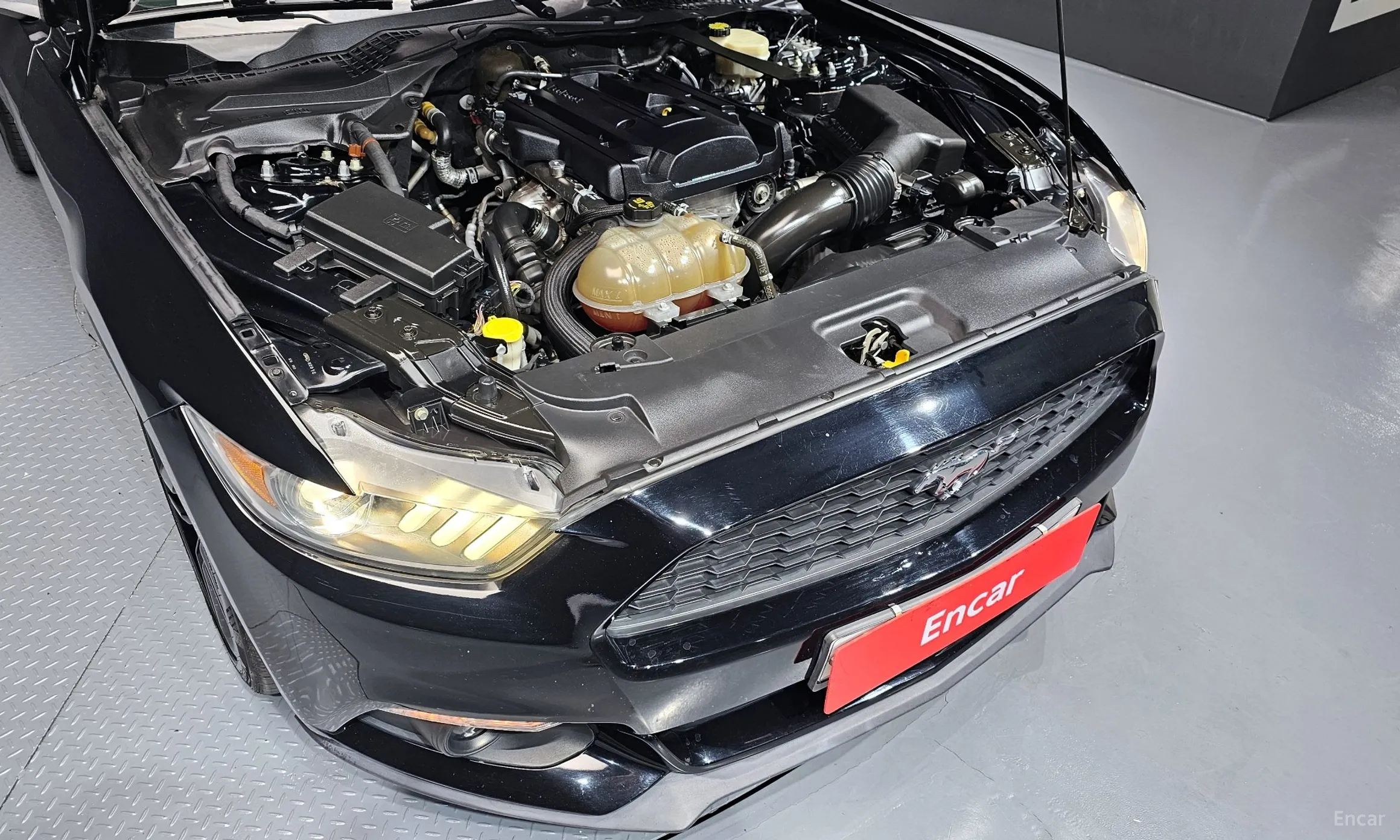 Ford Mustang превью 6