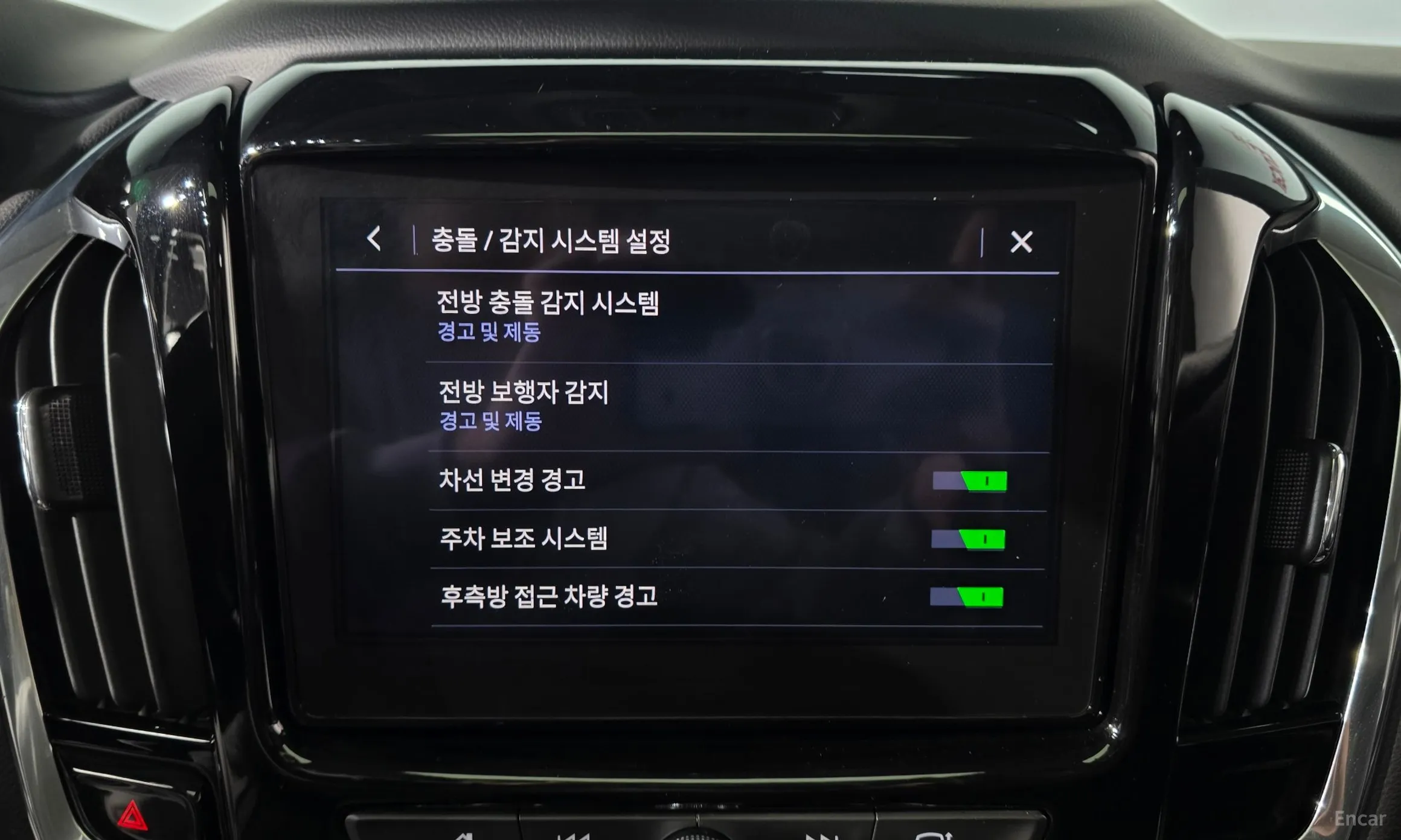 Chevrolet (GM Daewoo) Traverse превью 16