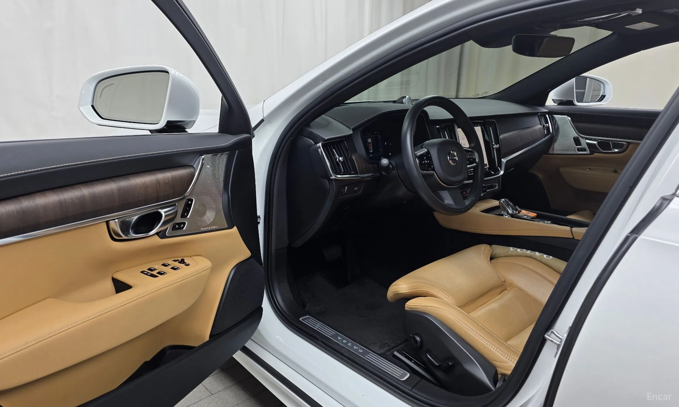 Volvo S90 превью 10