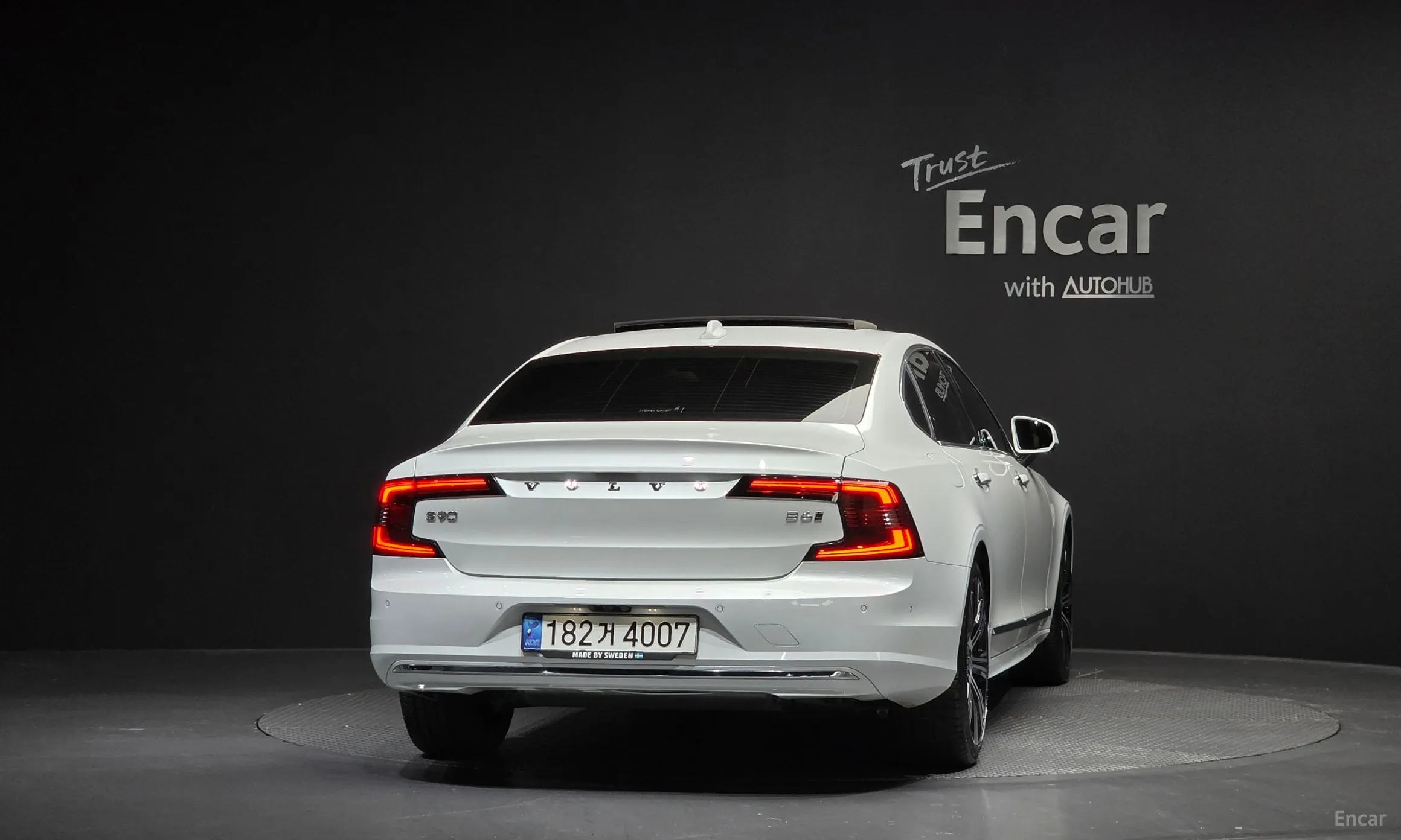 Volvo S90 превью 4