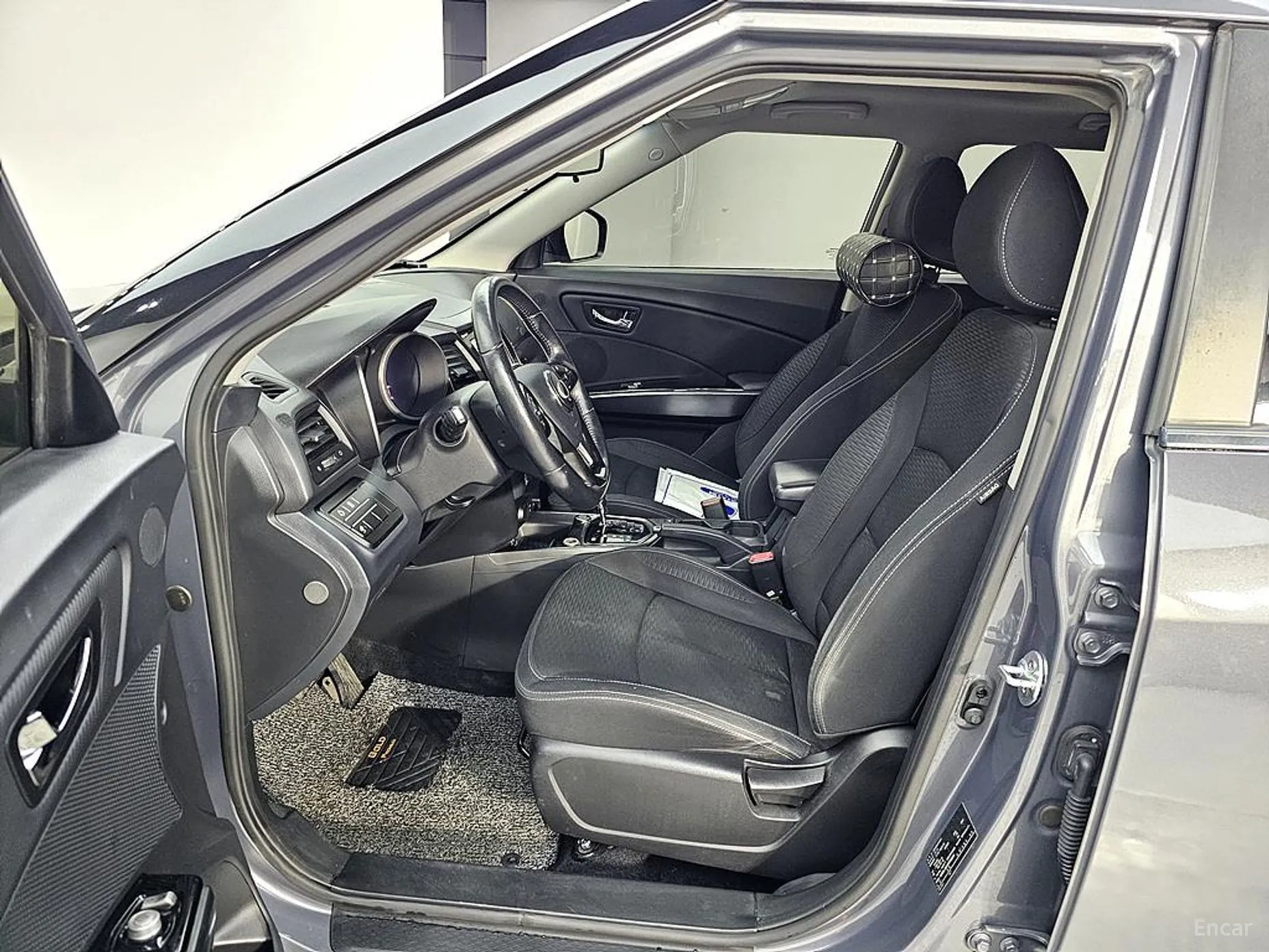 KG Mobility (SsangYong) Tivoli Air превью 8