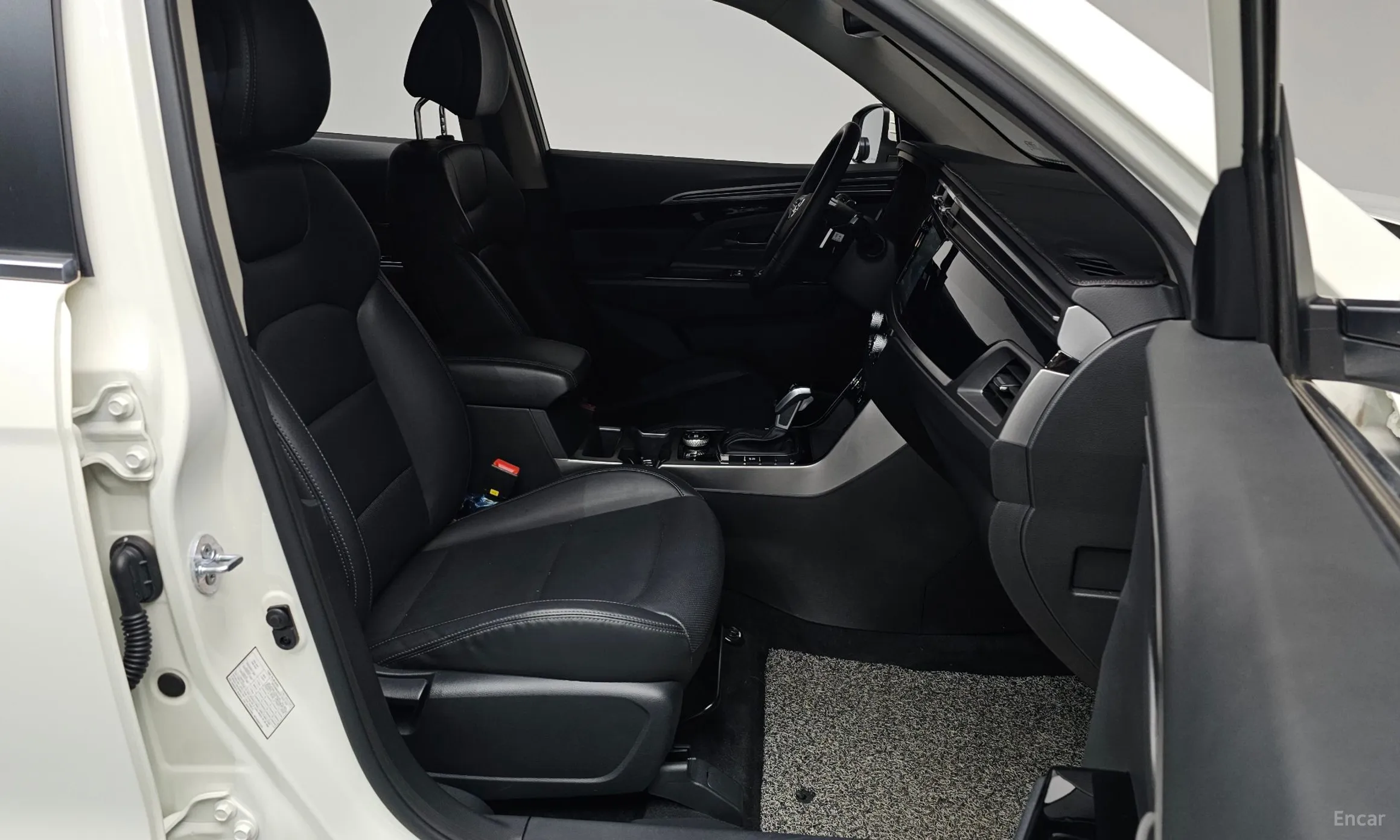 KG Mobility (SsangYong) Beautiful Korando превью 10