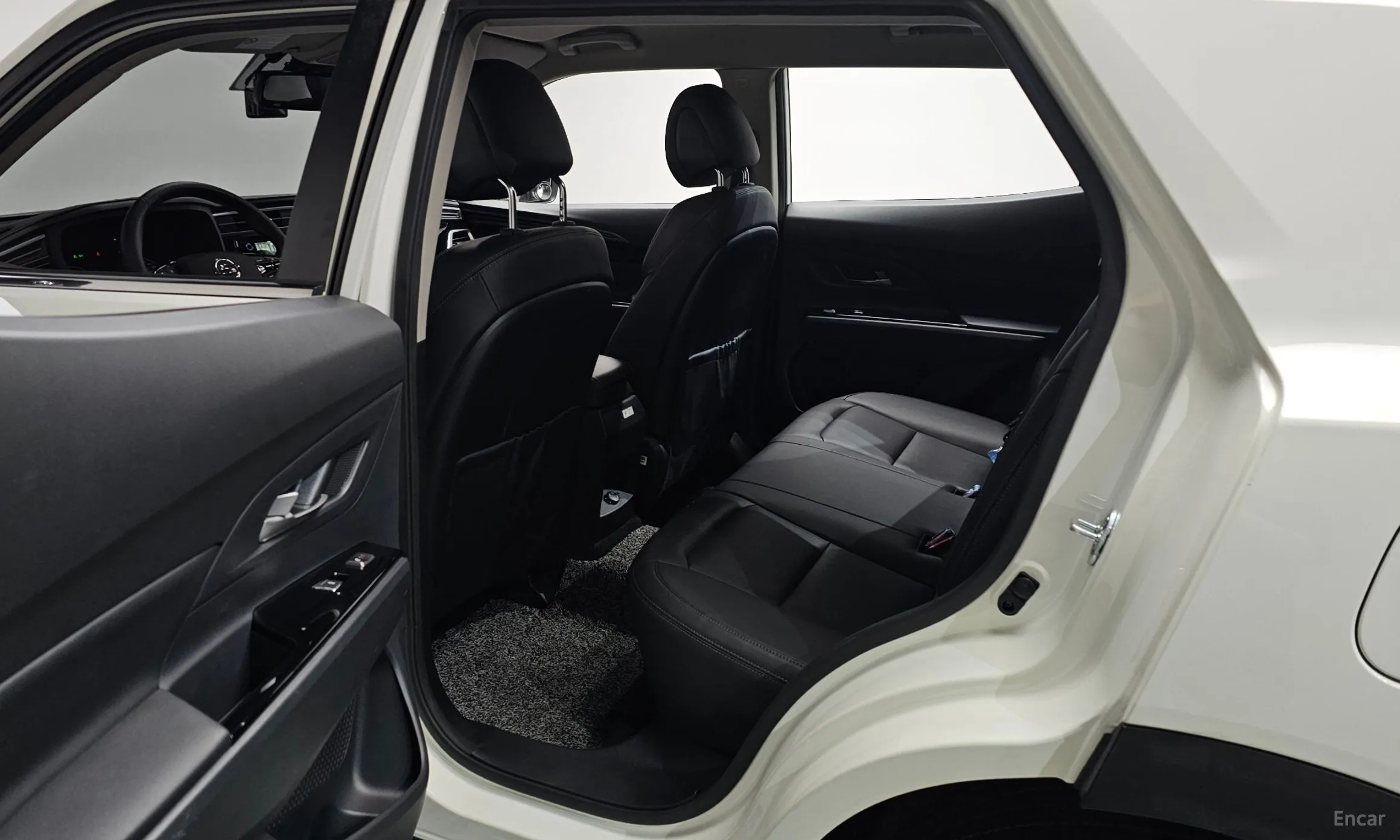 KG Mobility (SsangYong) Beautiful Korando превью 12