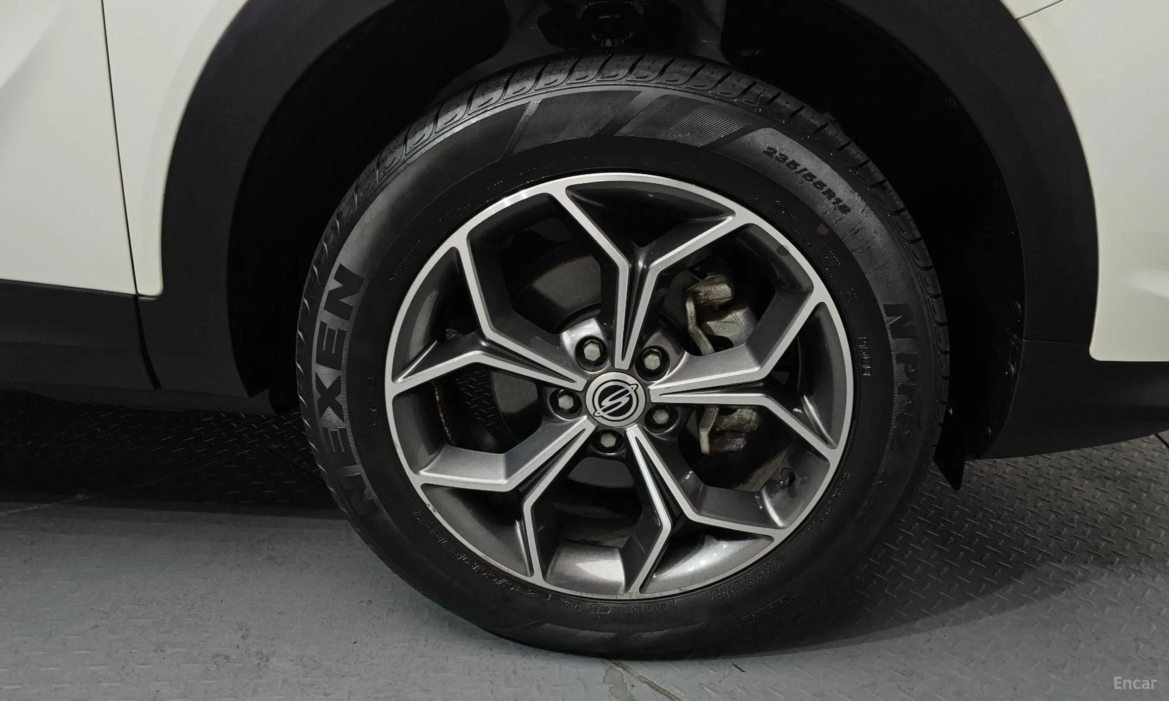 KG Mobility (SsangYong) Beautiful Korando превью 5