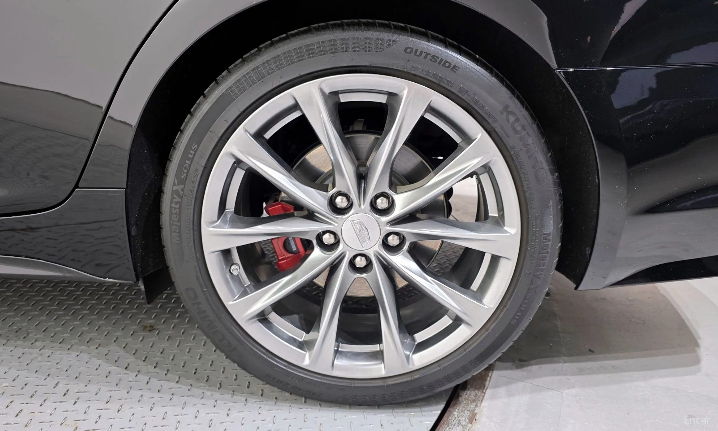 Cadillac CT5 превью 5
