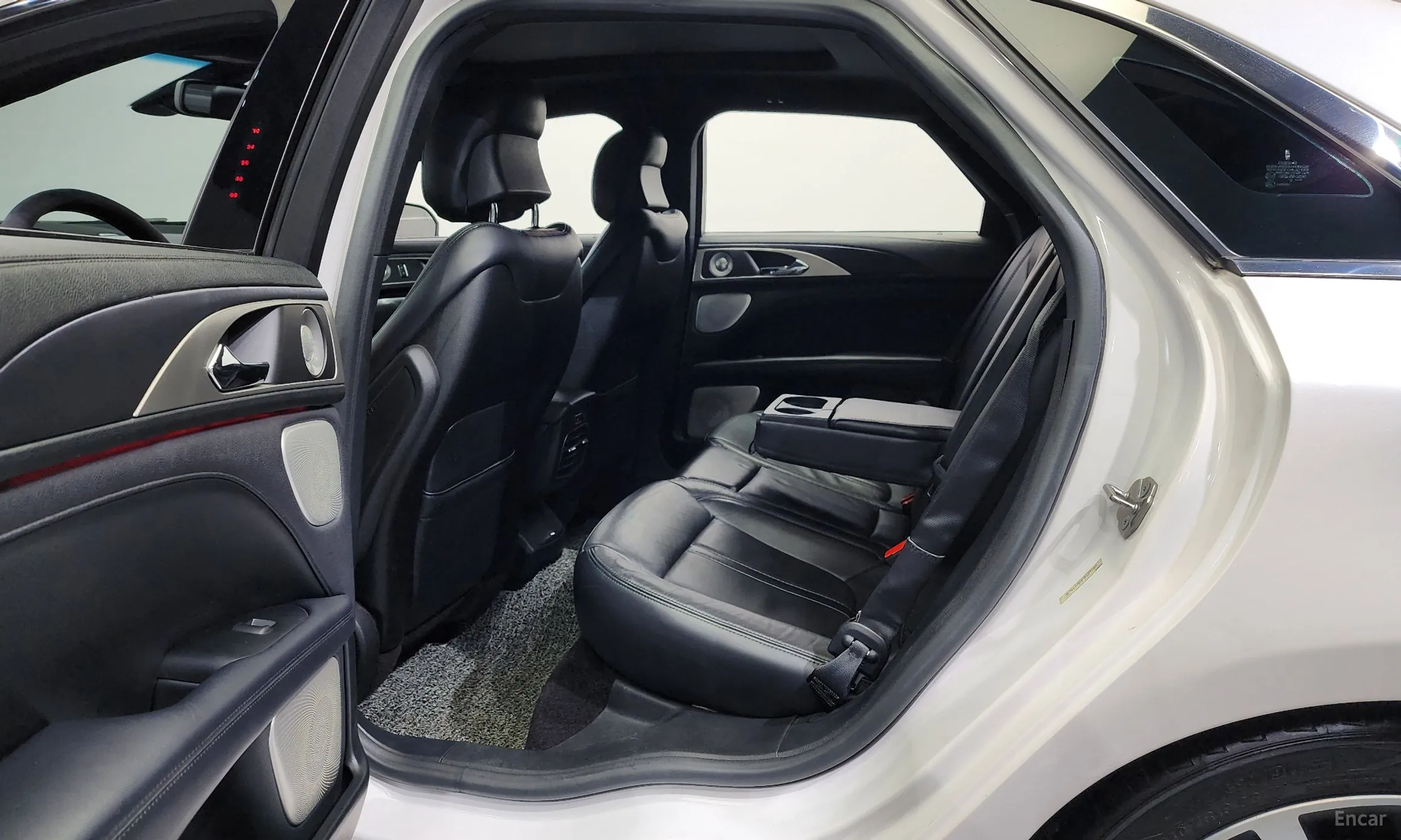 Lincoln New MKZ превью 11