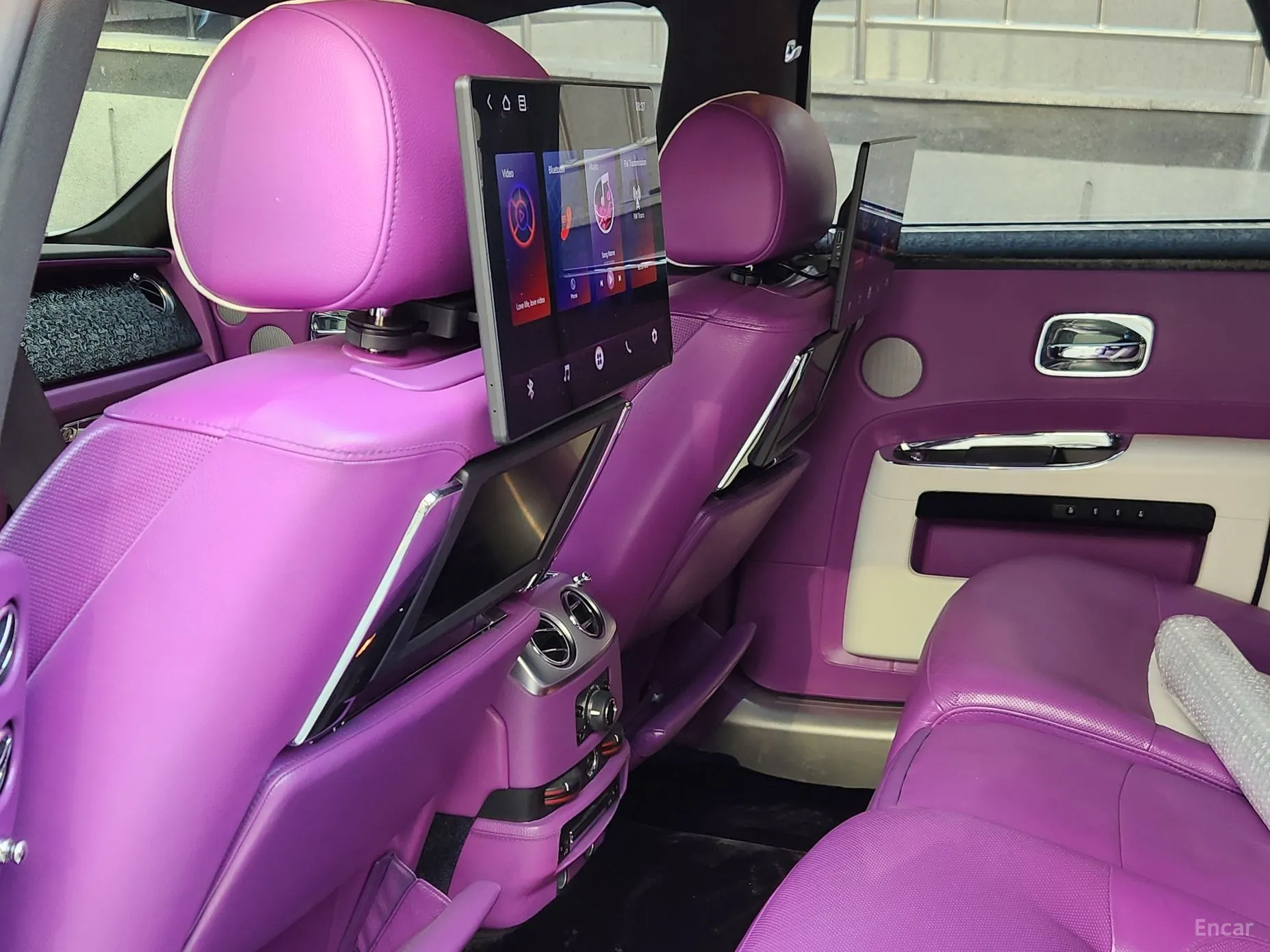 Rolls-Royce Ghost превью 10