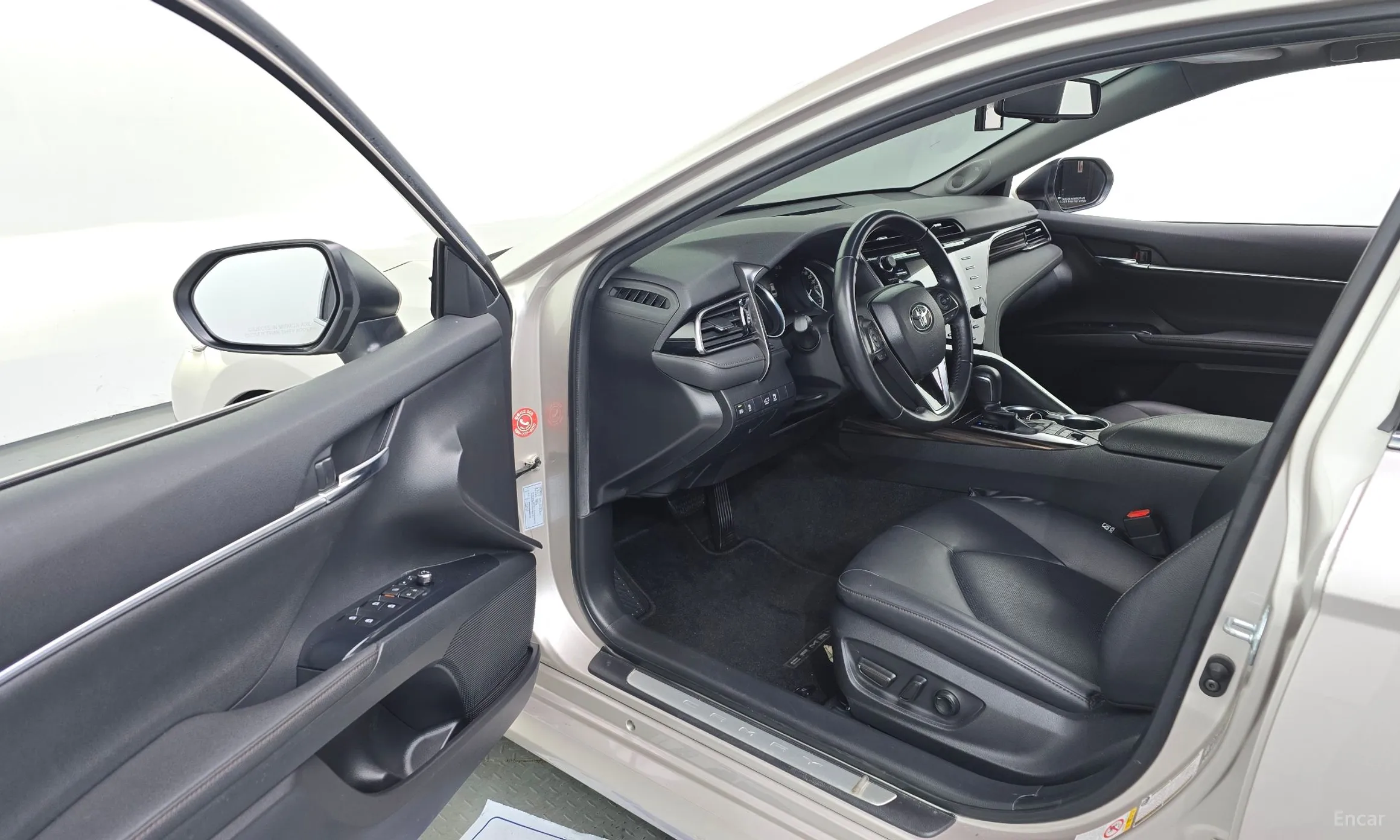 Toyota Camry (XV70) превью 10
