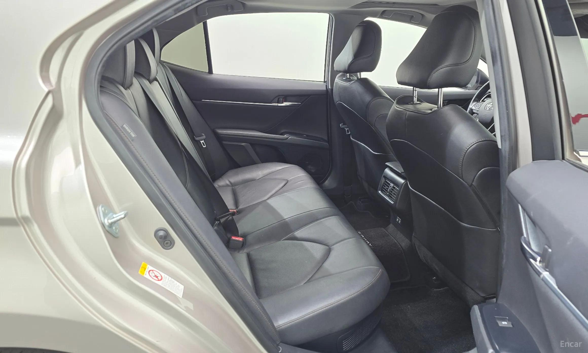 Toyota Camry (XV70) превью 12