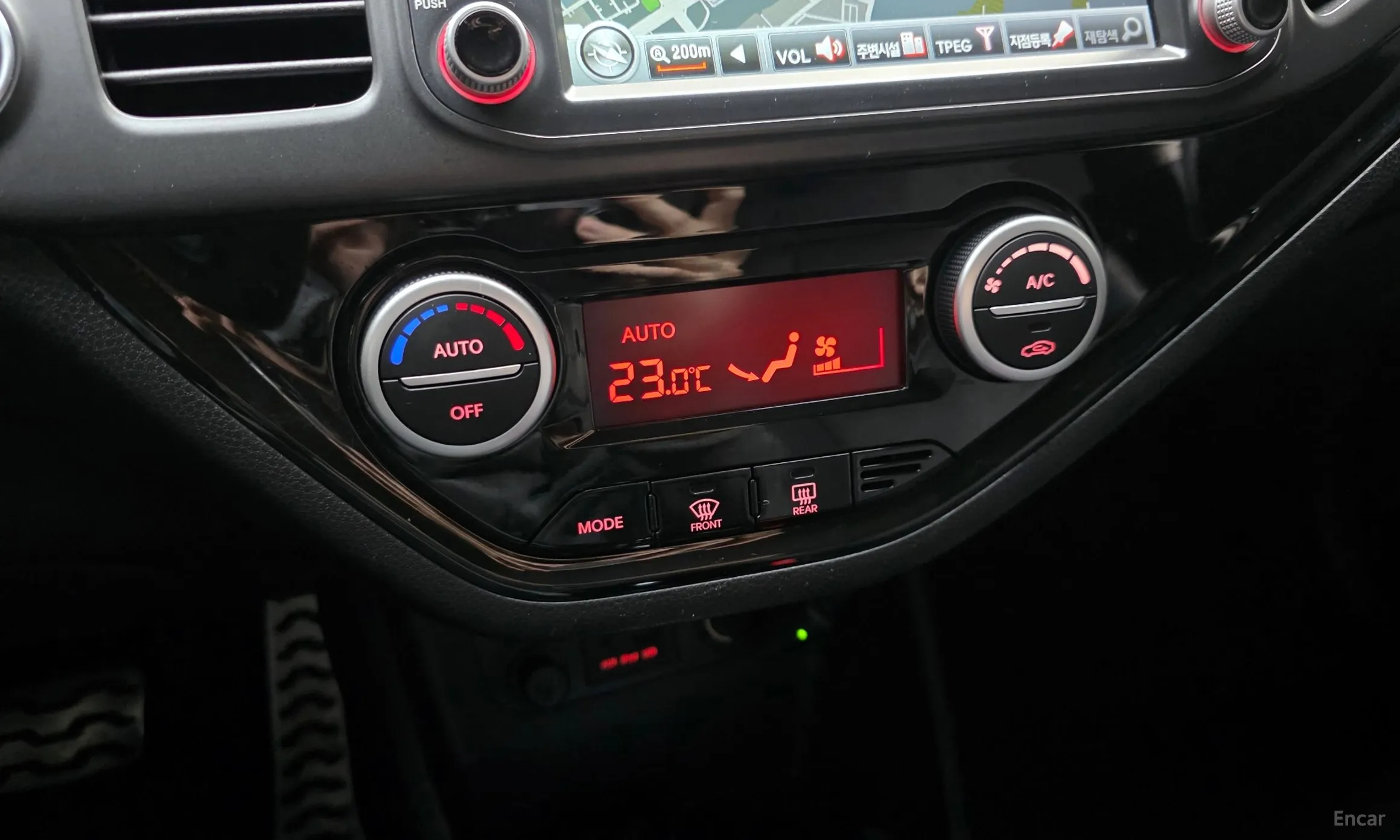Kia morning превью 18