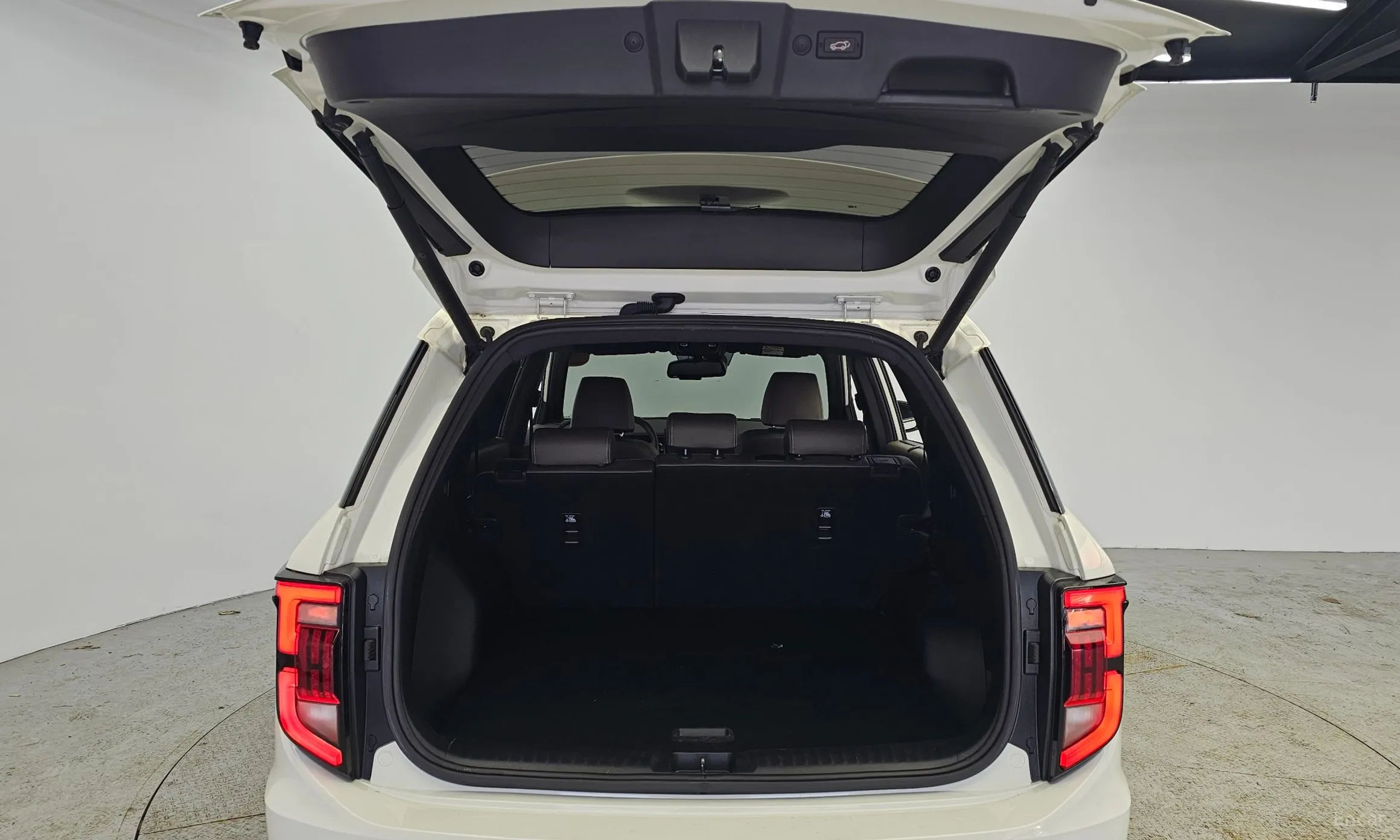 KG Mobility (SsangYong) Torres превью 20